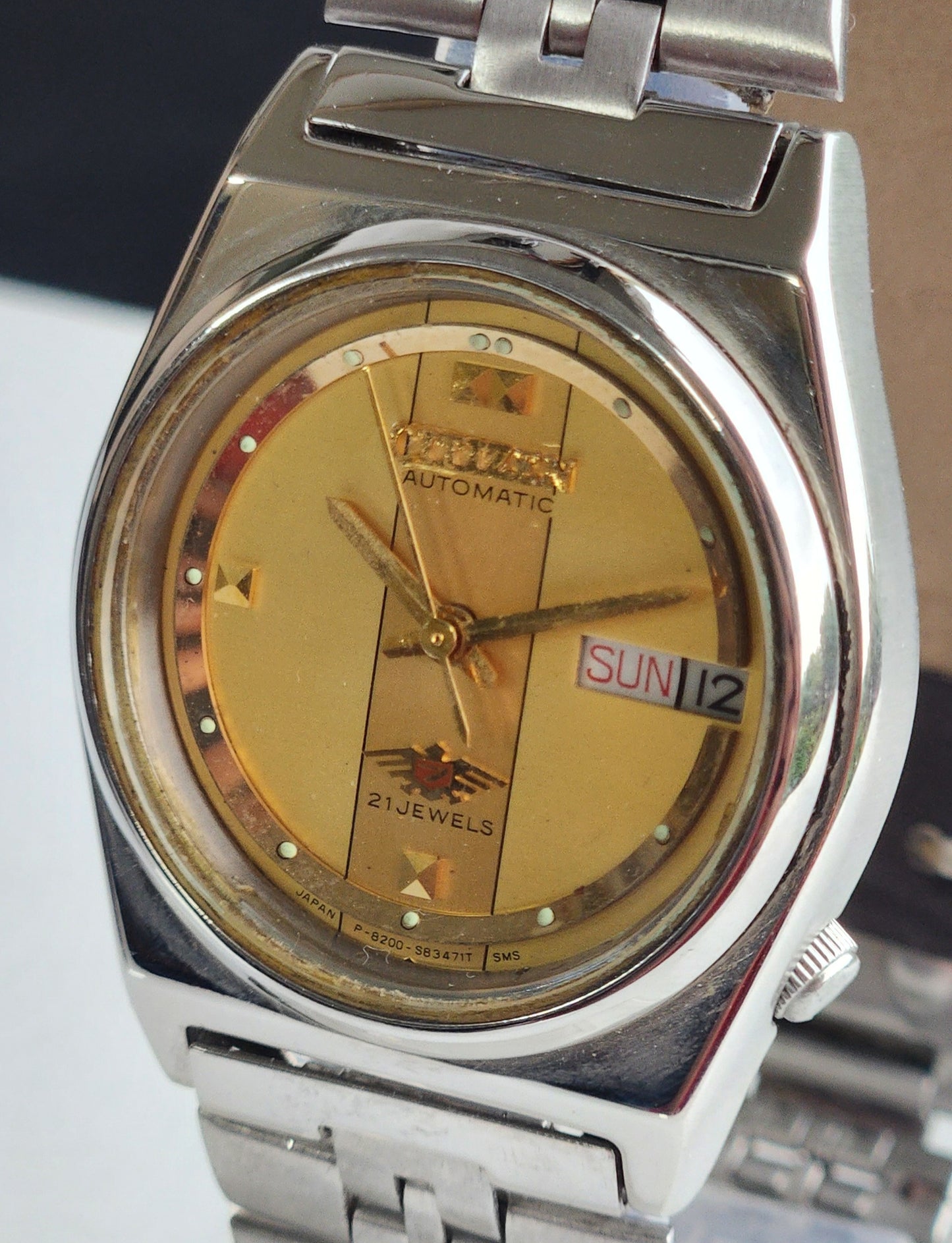 Vintage 1980 Original Citizen Automatic 8200 Golden Face 21 Jewels Day-Date Japanese Men's Wrist Watch EG182