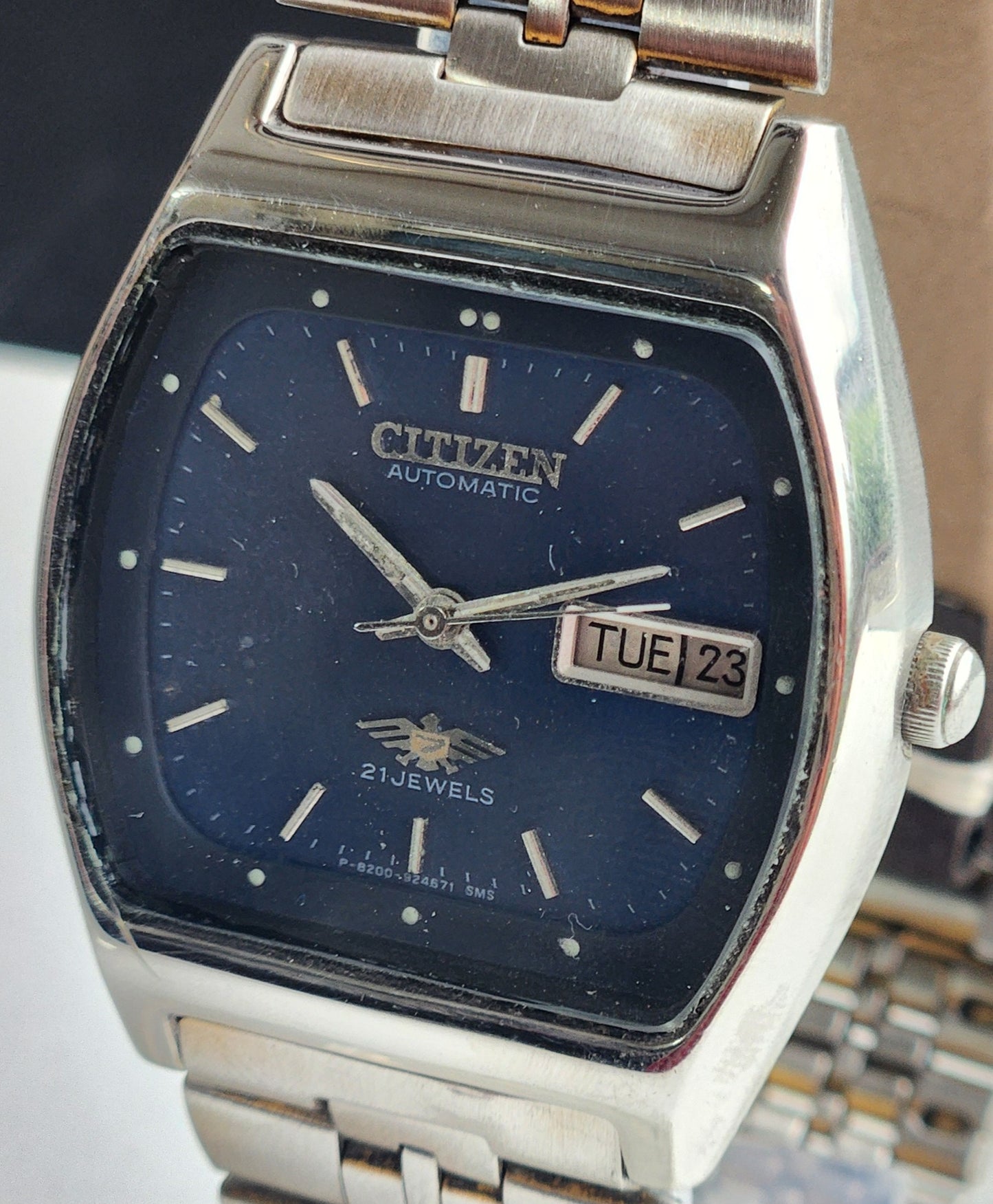 Vintage 1983 Original Citizen Automatic 8200 Blue Face 21 Jewels Day-Date Japanese Men's Wrist Watch EG183