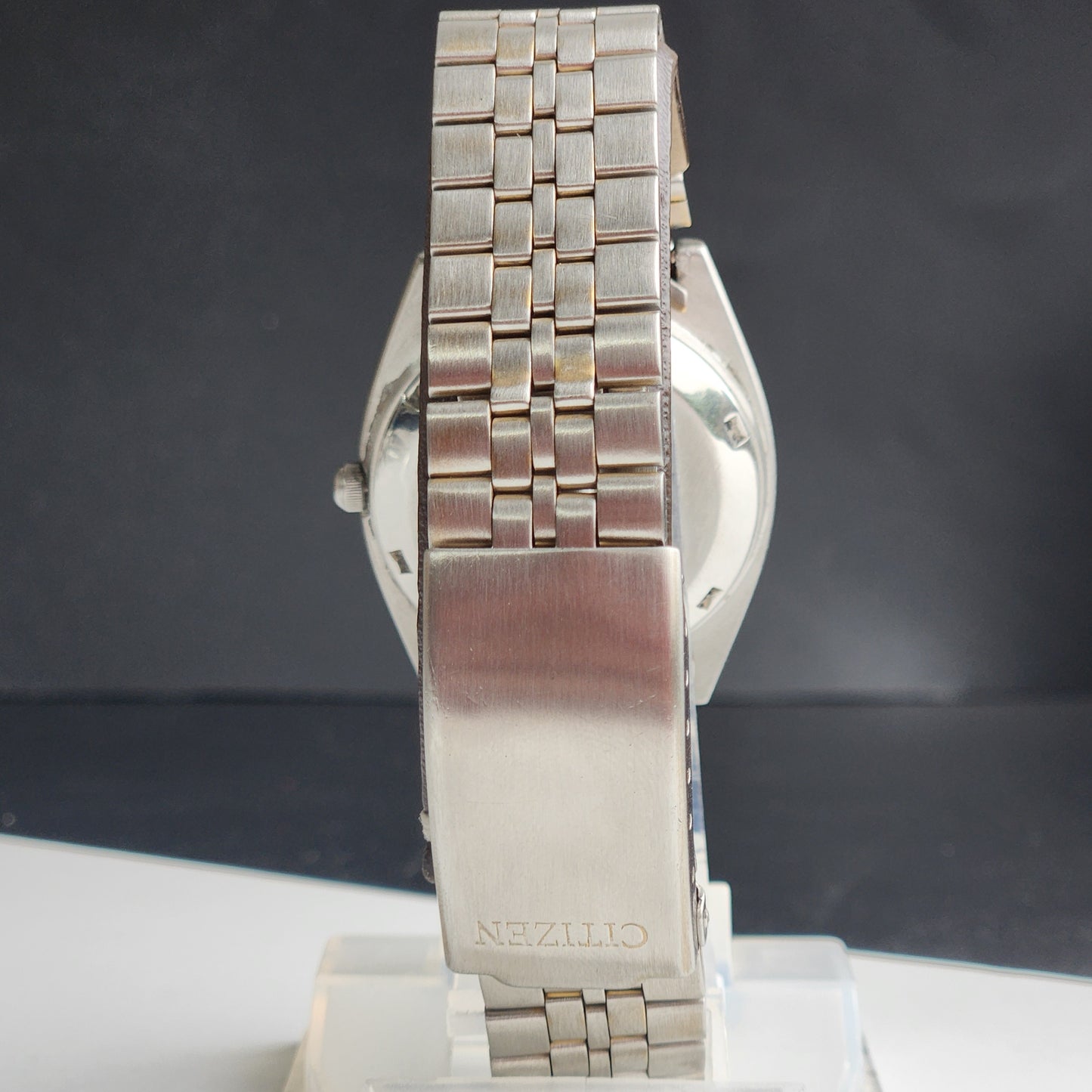 Vintage 1983 Original Citizen Automatic 8200 Blue Face 21 Jewels Day-Date Japanese Men's Wrist Watch EG183