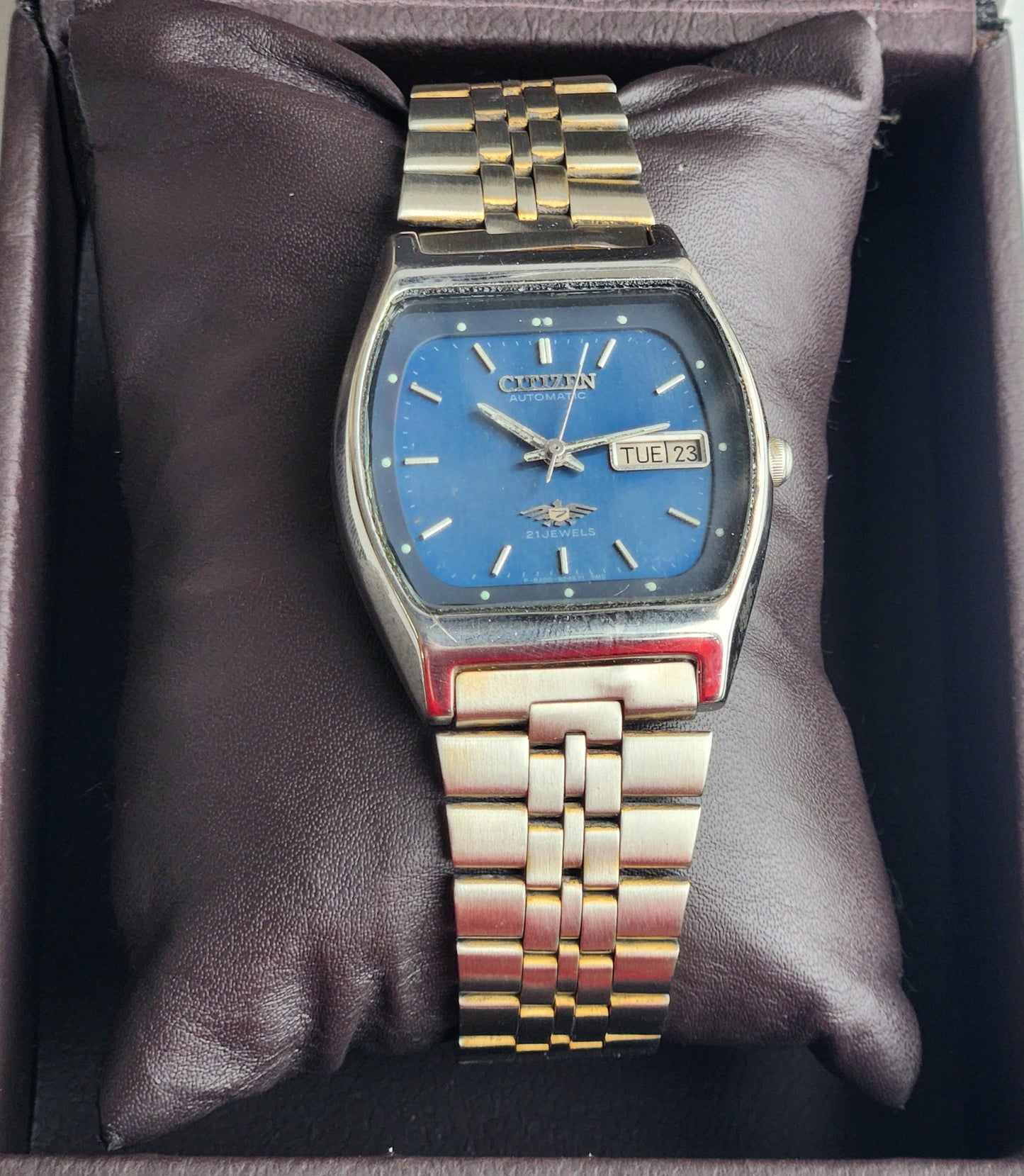 Vintage 1983 Original Citizen Automatic 8200 Blue Face 21 Jewels Day-Date Japanese Men's Wrist Watch EG183