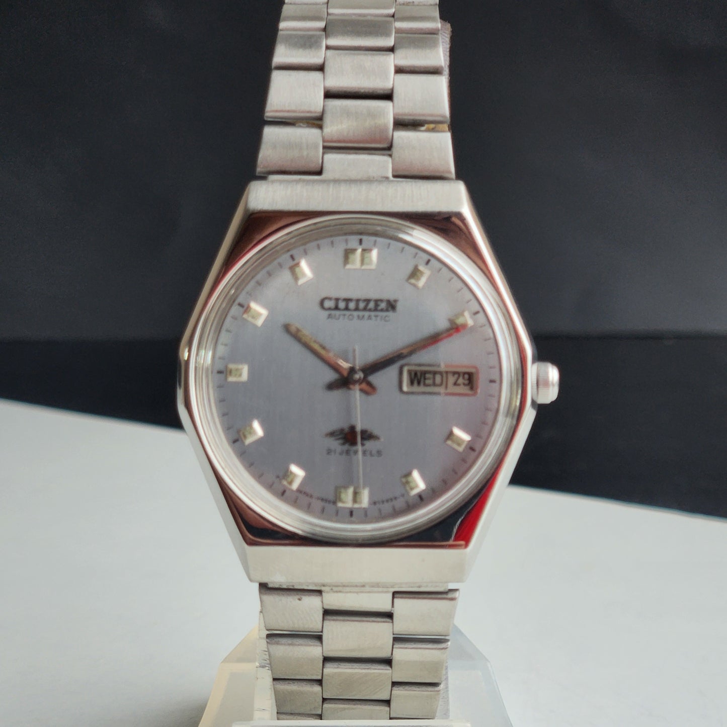 Vintage 1981 Original Citizen Automatic 8200 Silver Face 21 Jewels Day-Date Japanese Men's Wrist Watch EG184
