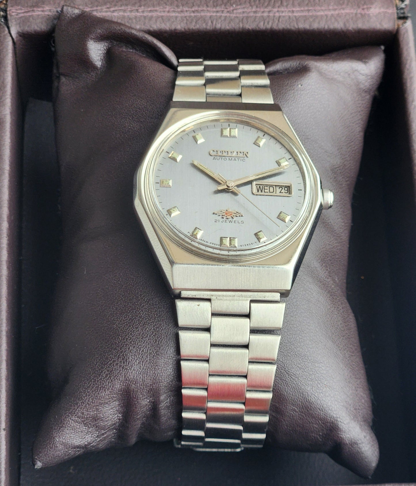 Vintage 1981 Original Citizen Automatic 8200 Silver Face 21 Jewels Day-Date Japanese Men's Wrist Watch EG184