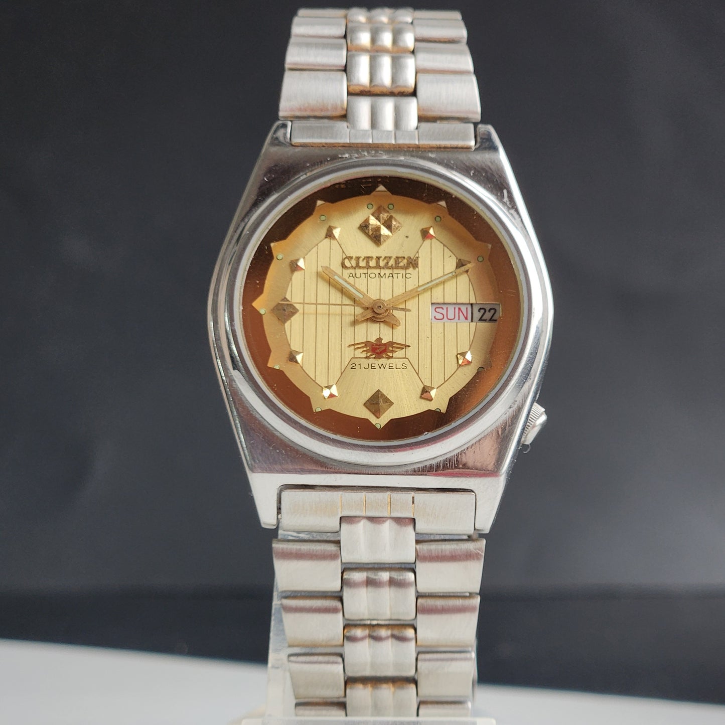 Vintage 1982 Original Citizen Automatic 8200 Golden Face 21 Jewels Day-Date Japanese Men's Wrist Watch EG186