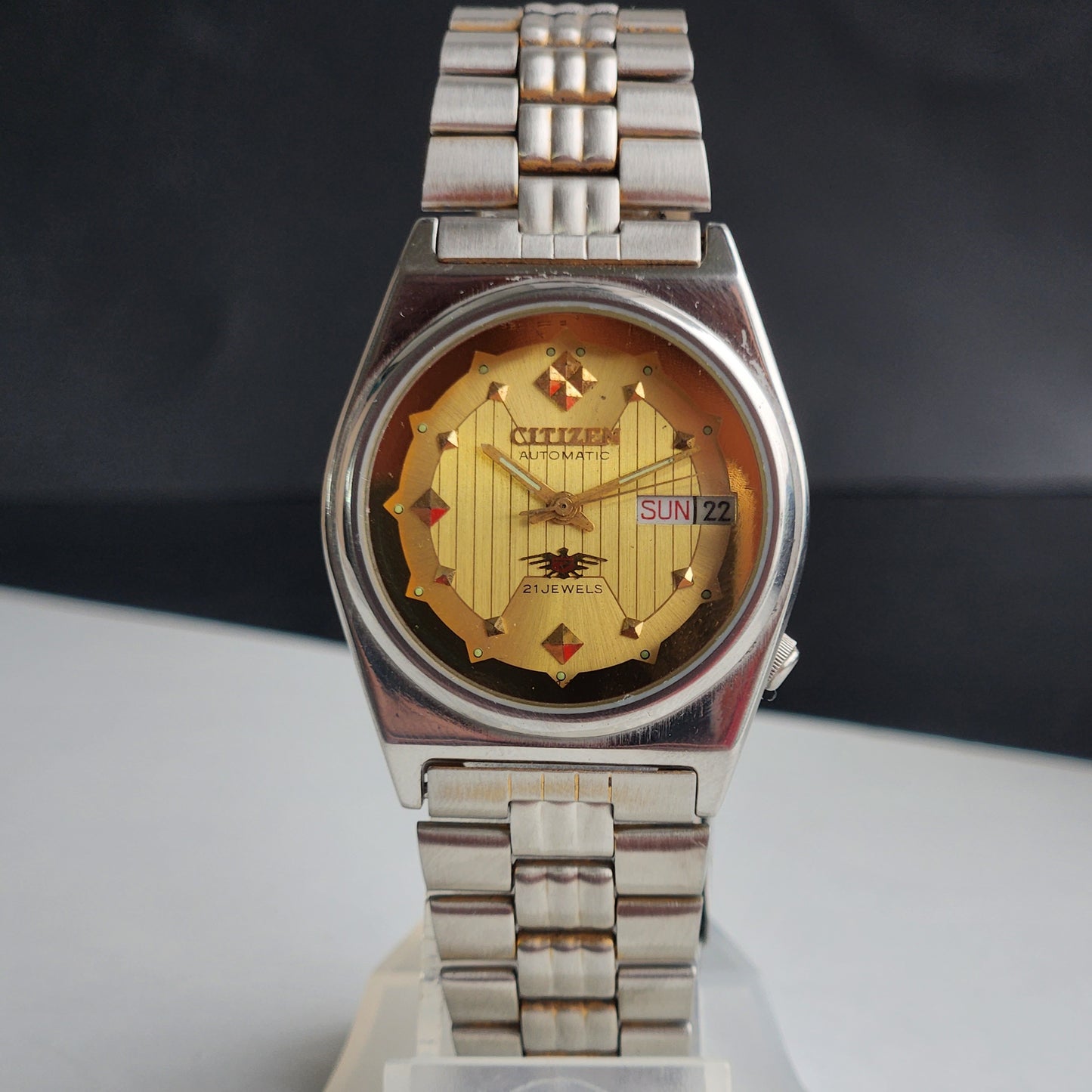 Vintage 1982 Original Citizen Automatic 8200 Golden Face 21 Jewels Day-Date Japanese Men's Wrist Watch EG186