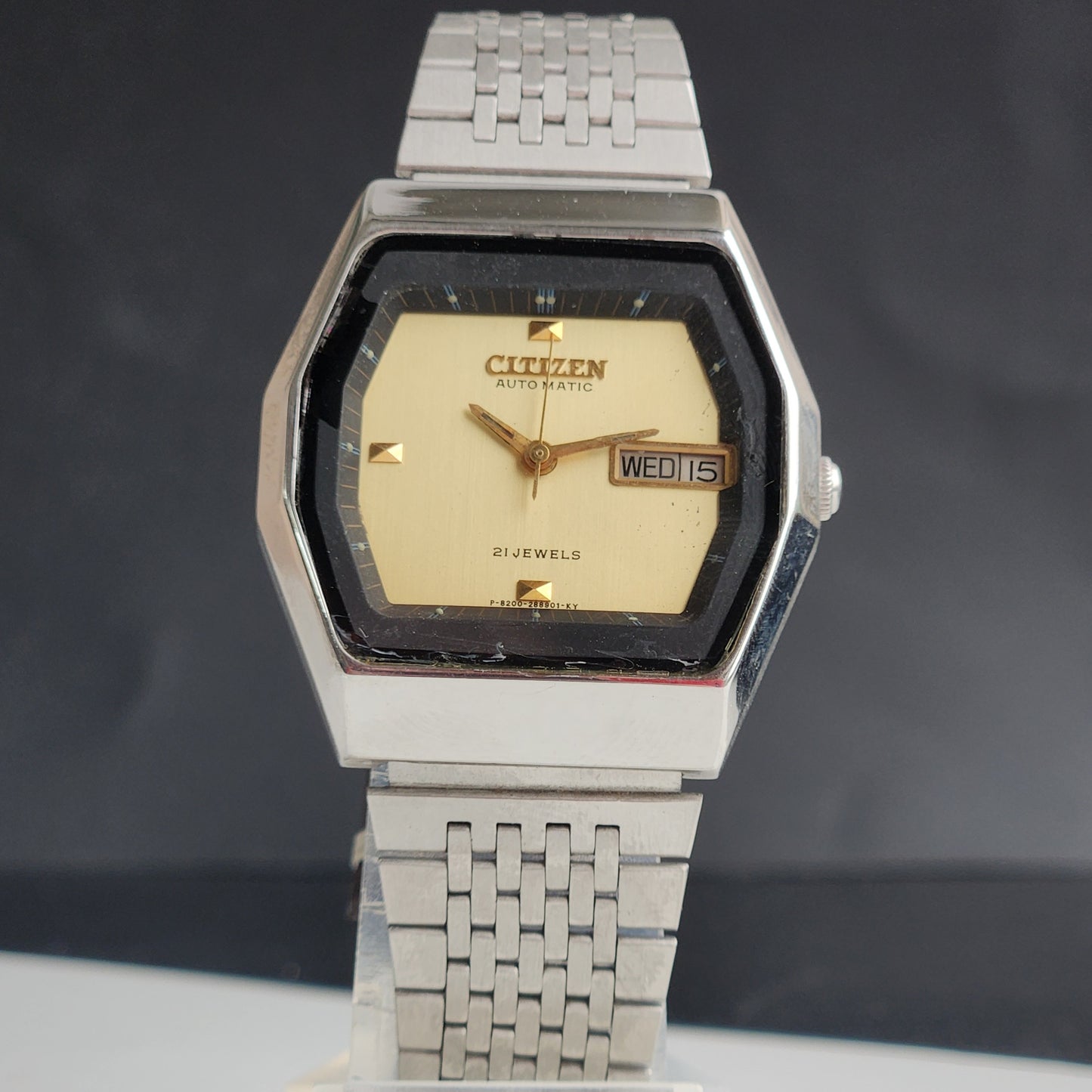 Vintage 1992 Original Citizen Automatic 8200 Golden Face 21 Jewels Day-Date Japanese Men's Wrist Watch EG190