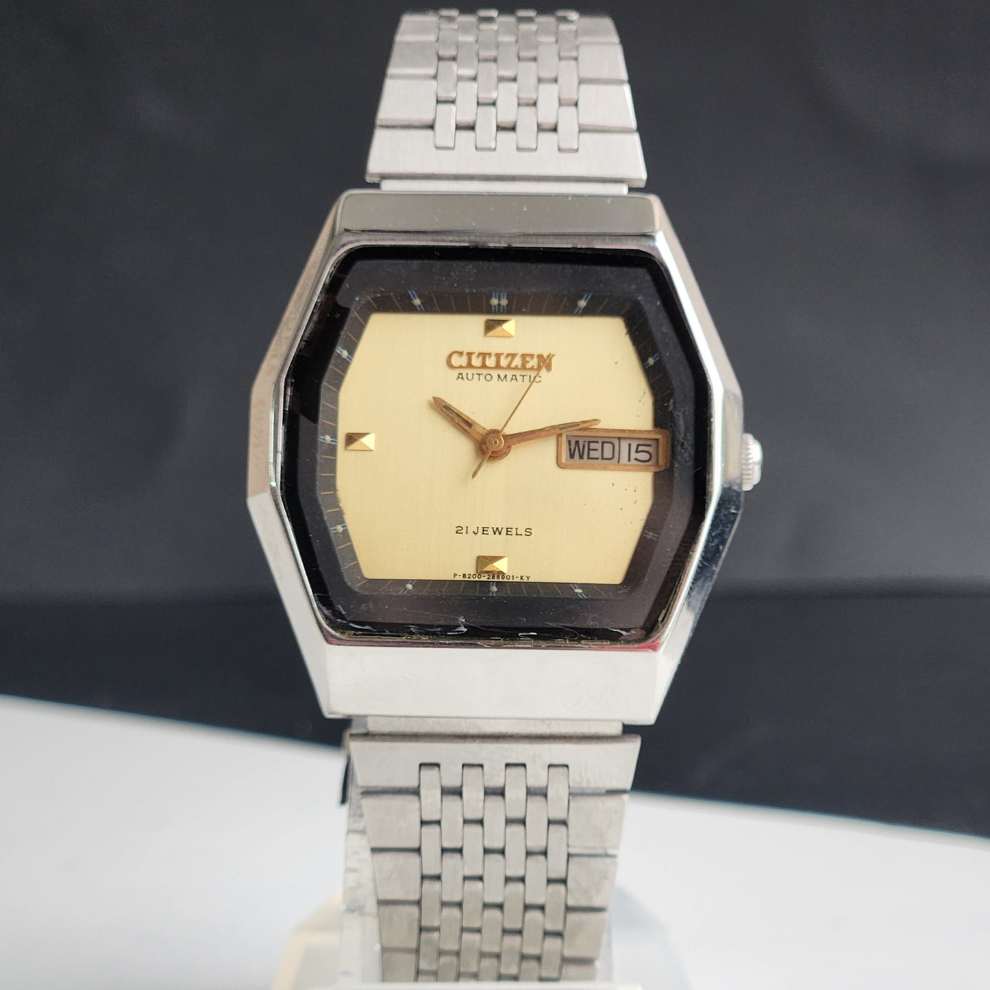 Vintage 1992 Original Citizen Automatic 8200 Golden Face 21 Jewels Day-Date Japanese Men's Wrist Watch EG190