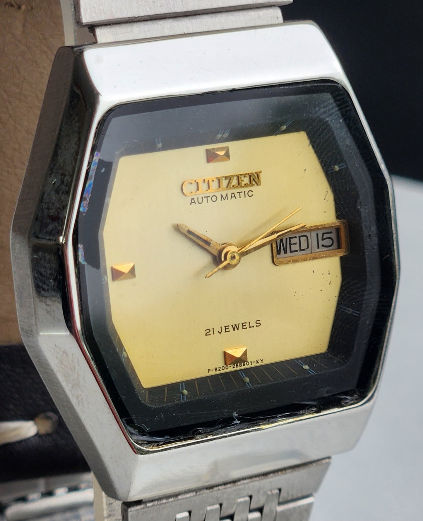 Vintage 1992 Original Citizen Automatic 8200 Golden Face 21 Jewels Day-Date Japanese Men's Wrist Watch EG190