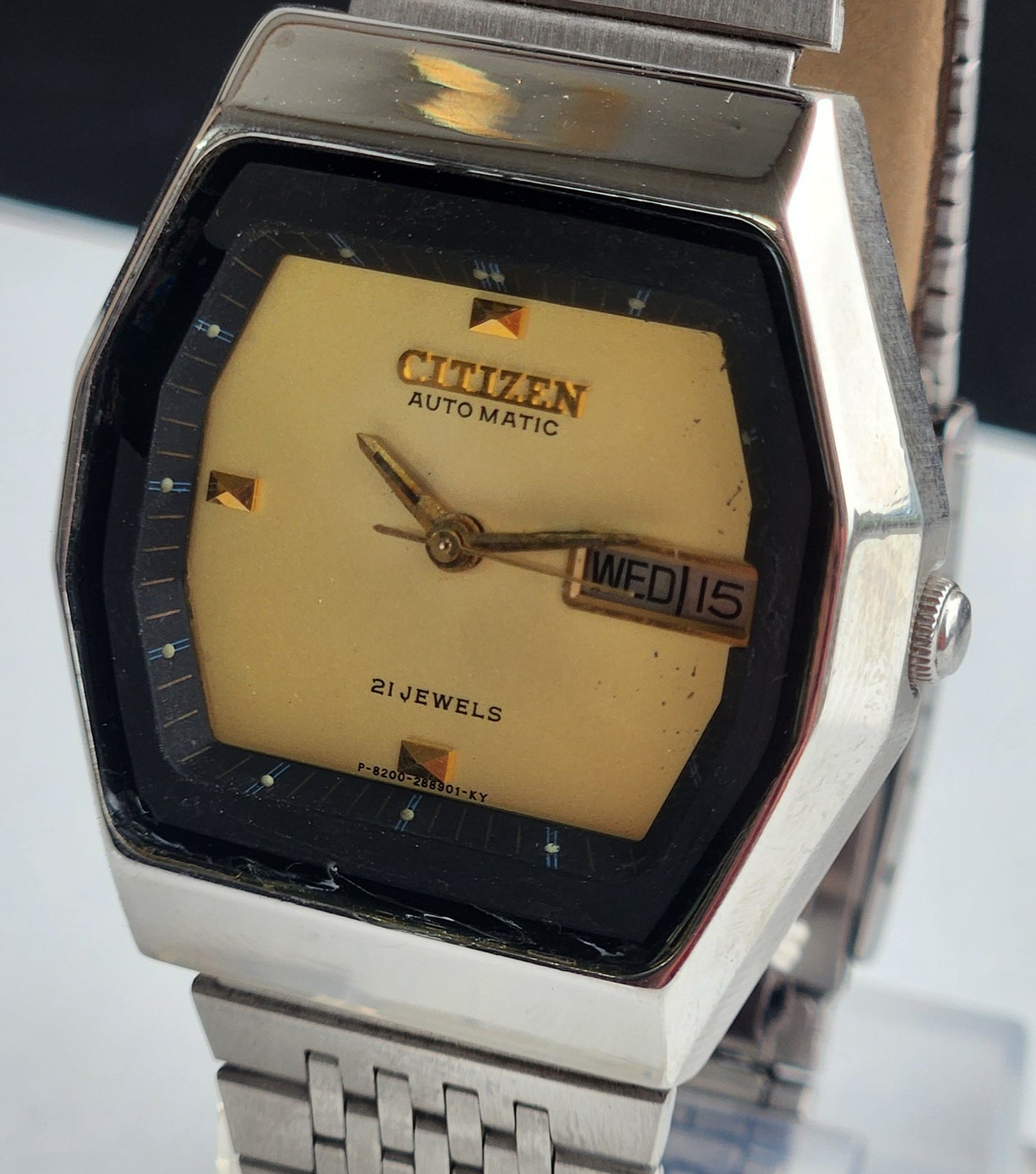 Vintage 1992 Original Citizen Automatic 8200 Golden Face 21 Jewels Day-Date Japanese Men's Wrist Watch EG190