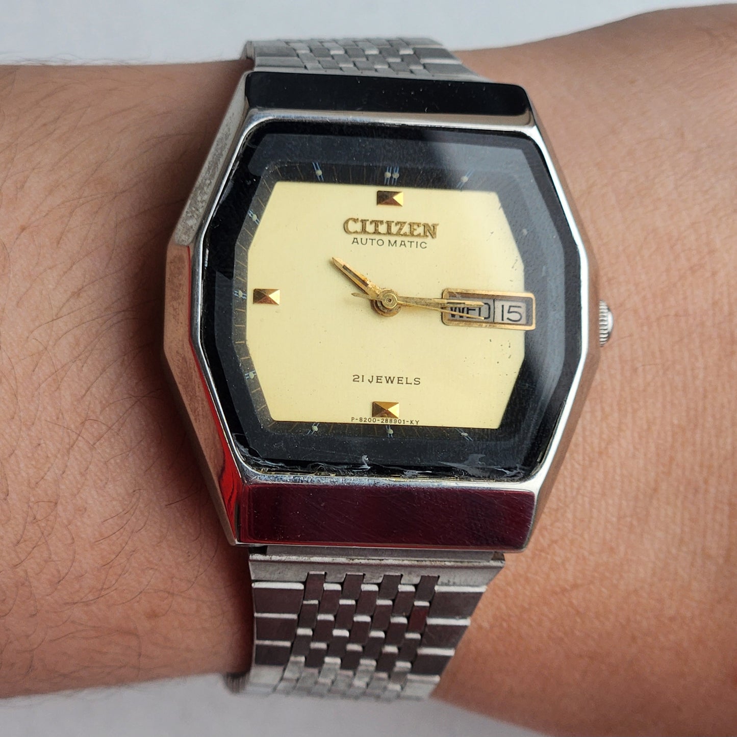 Vintage 1992 Original Citizen Automatic 8200 Golden Face 21 Jewels Day-Date Japanese Men's Wrist Watch EG190