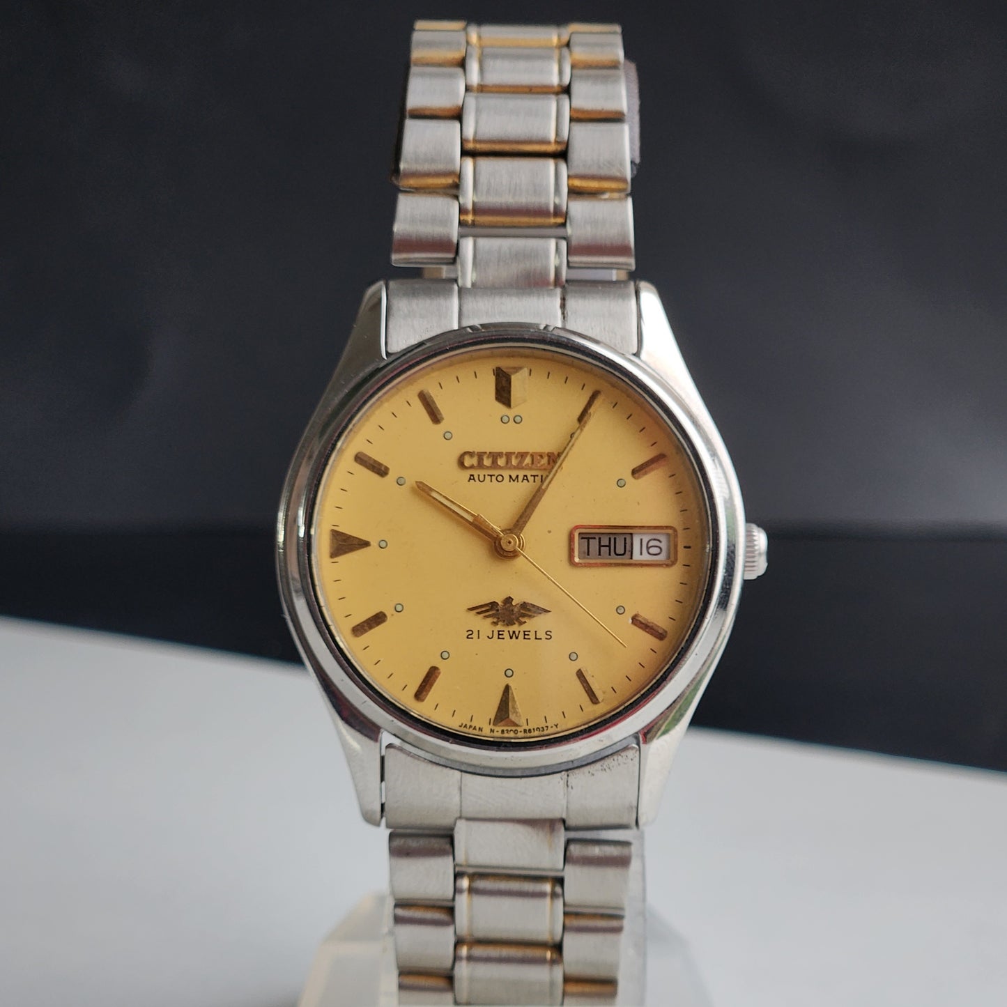 Vintage 1978 Original Citizen Automatic 8200 Golden Face 21 Jewels Day-Date Japanese Men's Wrist Watch EG195