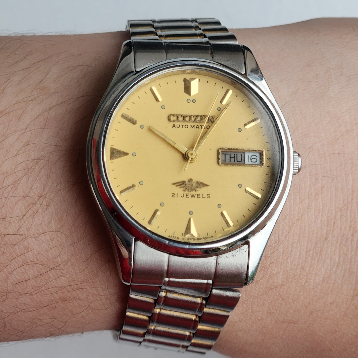 Vintage 1978 Original Citizen Automatic 8200 Golden Face 21 Jewels Day-Date Japanese Men's Wrist Watch EG195