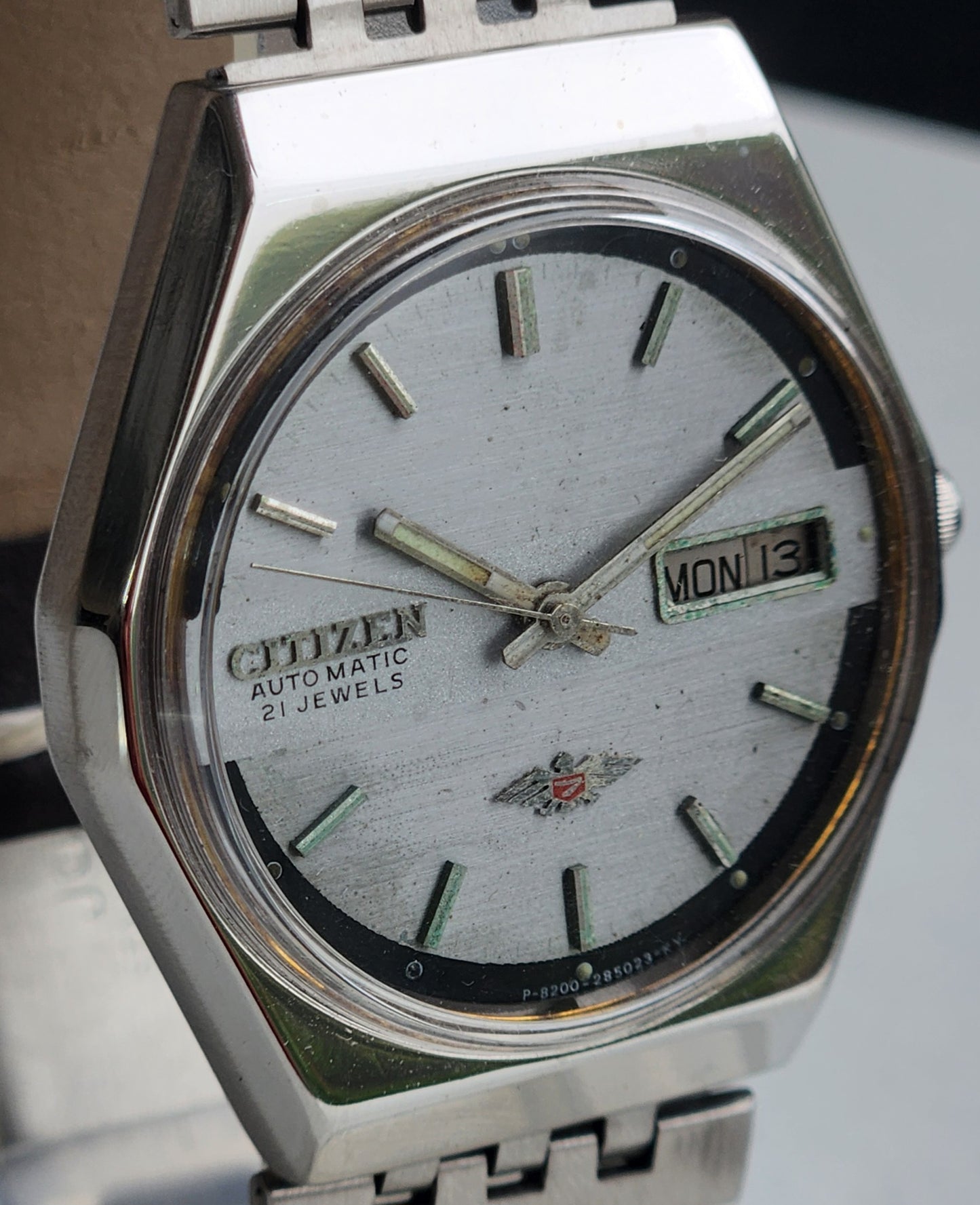 Vintage 1978 Original Citizen Automatic 8200 Grey Face 21 Jewels Day-Date Japanese Men's Wrist Watch EG198