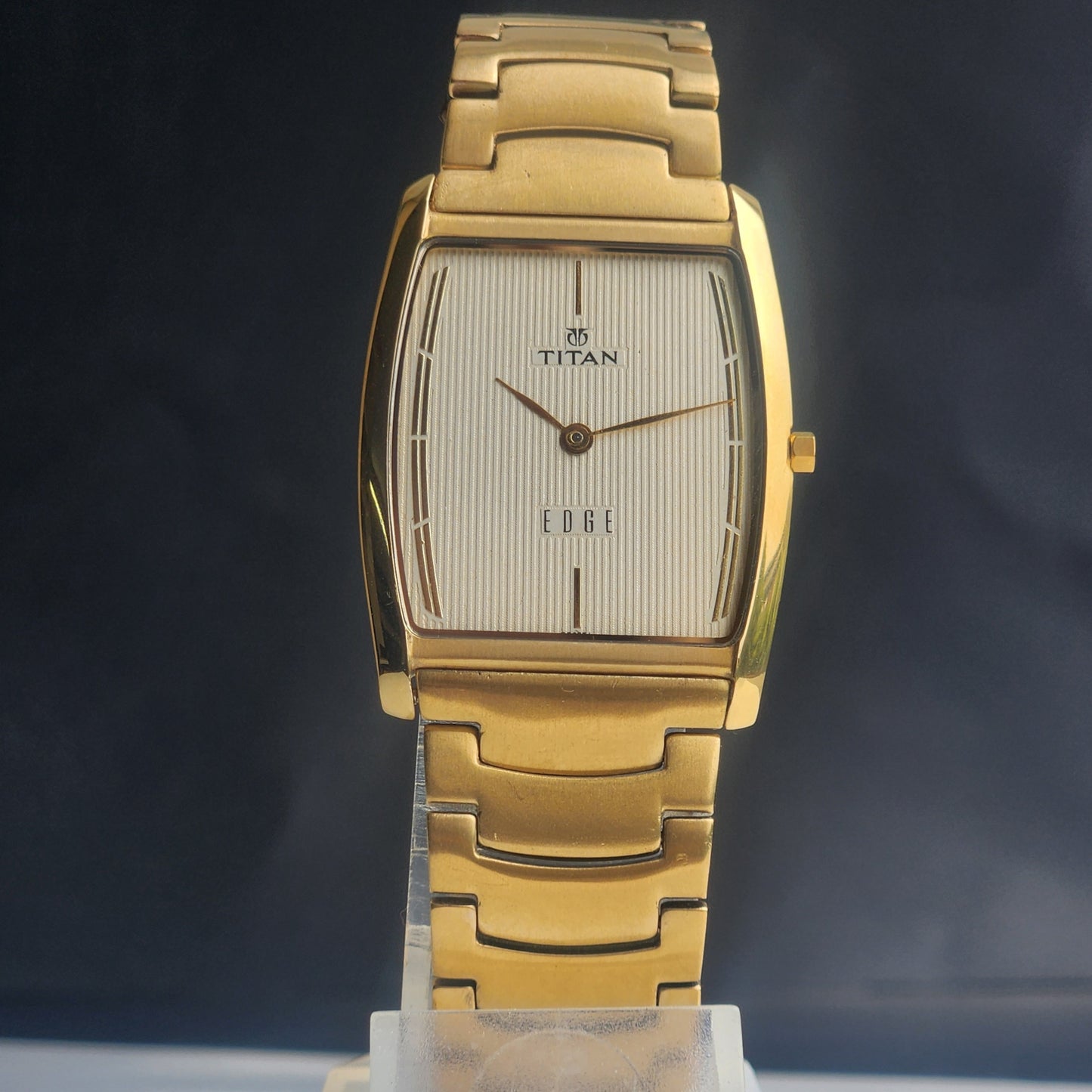 Original TITAN EDGE 1044YCE31 Barrel Golden Face 28MM Case Men's Watch H63