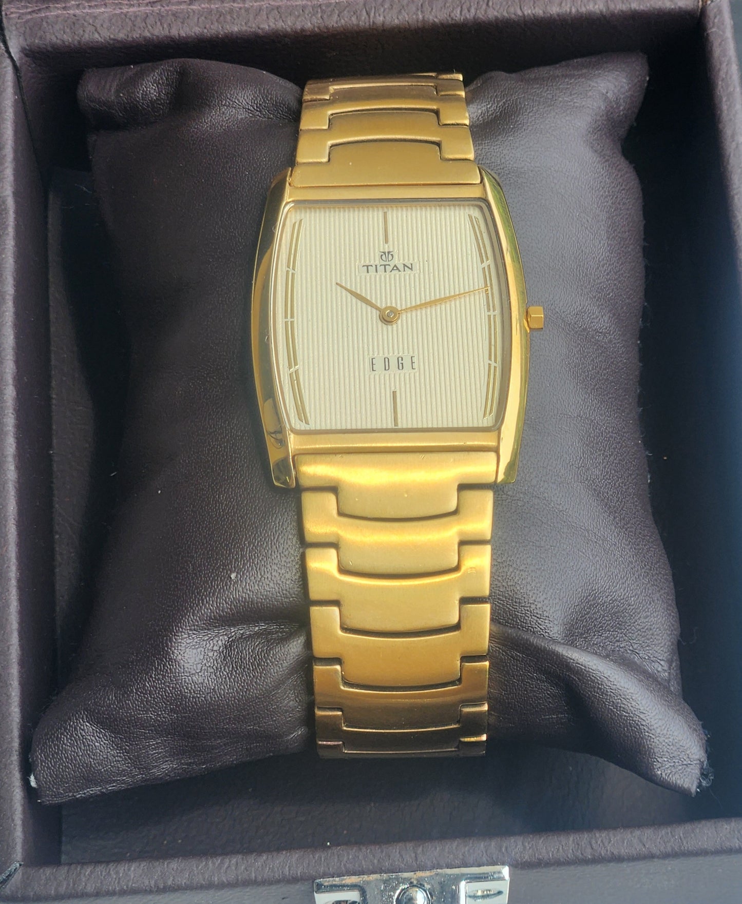 Original TITAN EDGE 1044YCE31 Barrel Golden Face 28MM Case Men's Watch H63