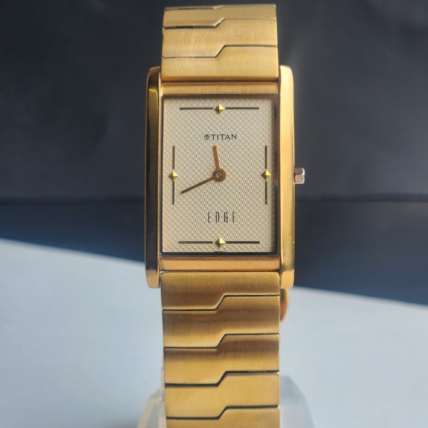 Original TITAN EDGE 1043YCD31 Rectangular Golden Face 25MM Case Men's Watch H64