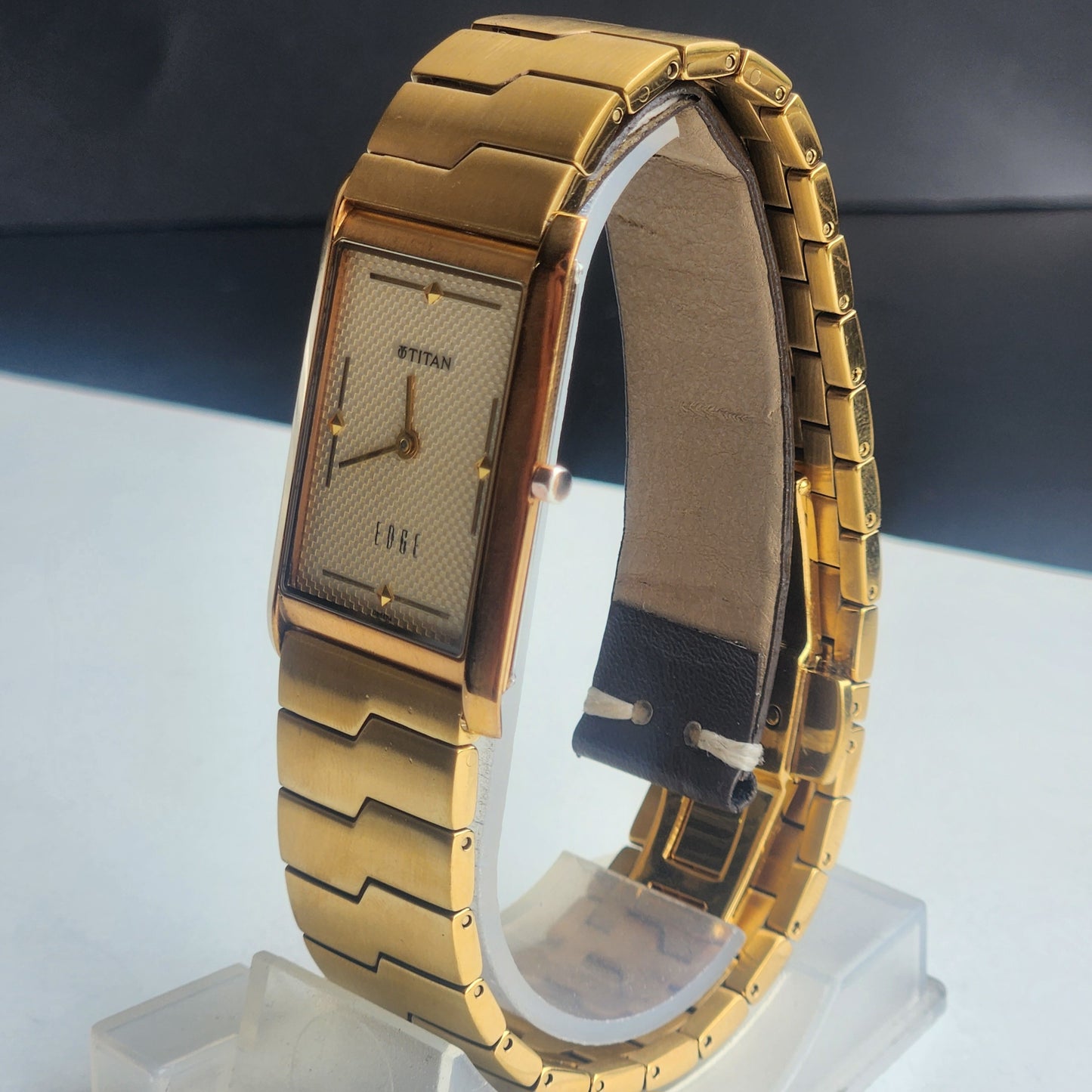 Original TITAN EDGE 1043YCD31 Rectangular Golden Face 25MM Case Men's Watch H64