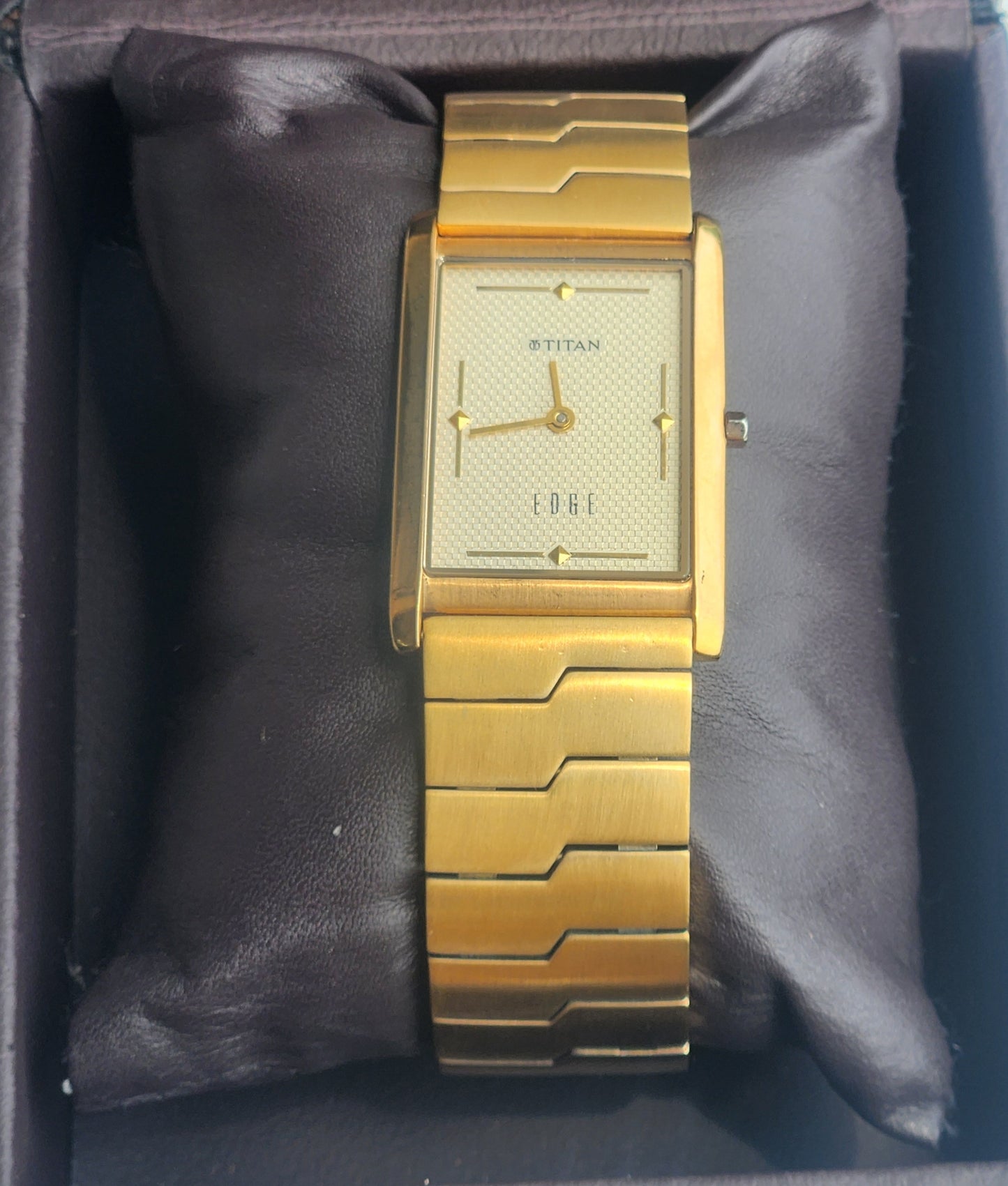 Original TITAN EDGE 1043YCD31 Rectangular Golden Face 25MM Case Men's Watch H64