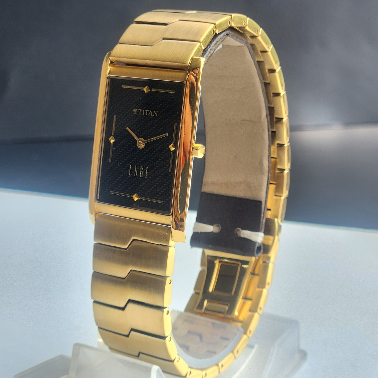 Original TITAN EDGE 1043NBA Rectangular Black Face 25MM Case Men's Watch H64