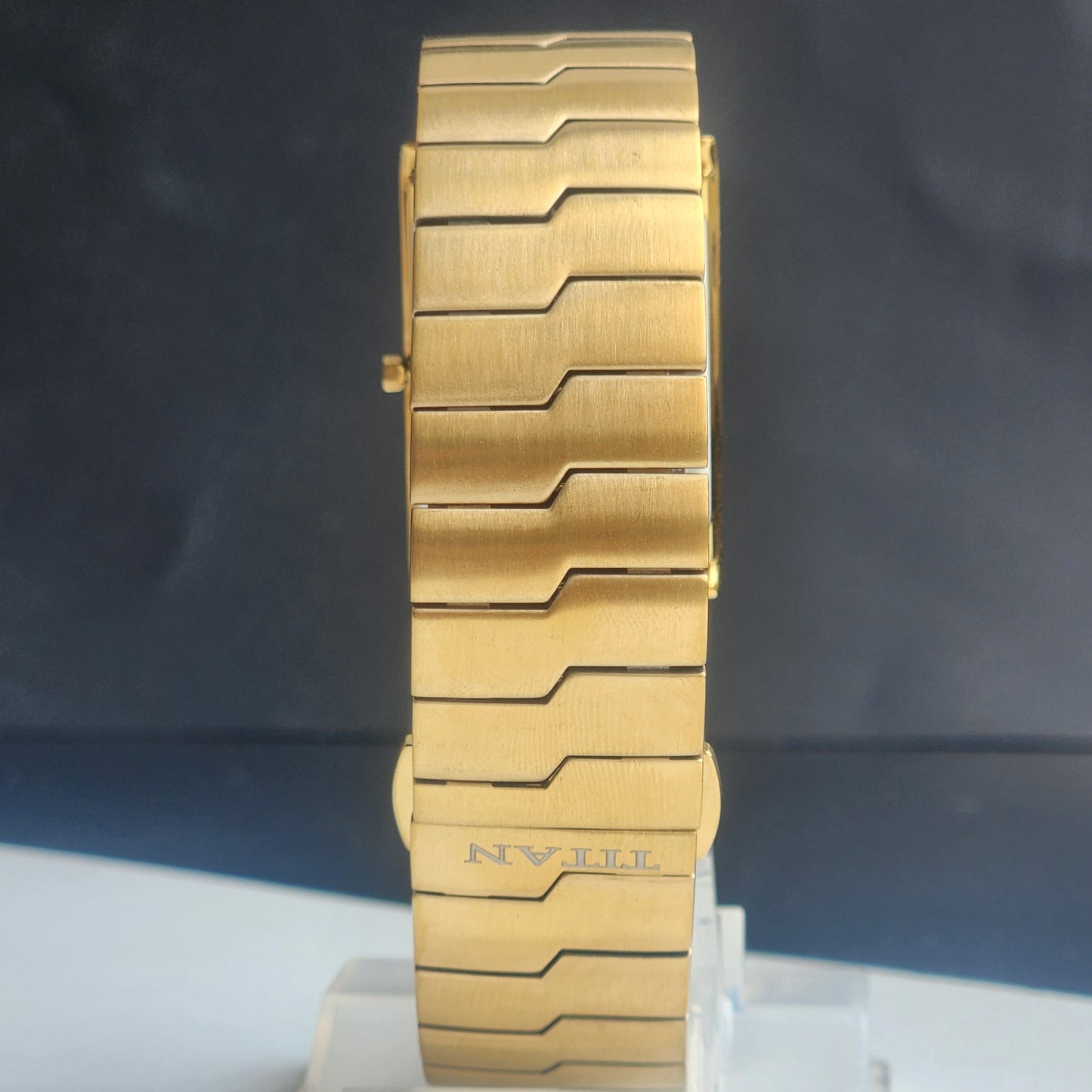 Original TITAN EDGE 1043NBA Rectangular Black Face 25MM Case Men's Watch H64