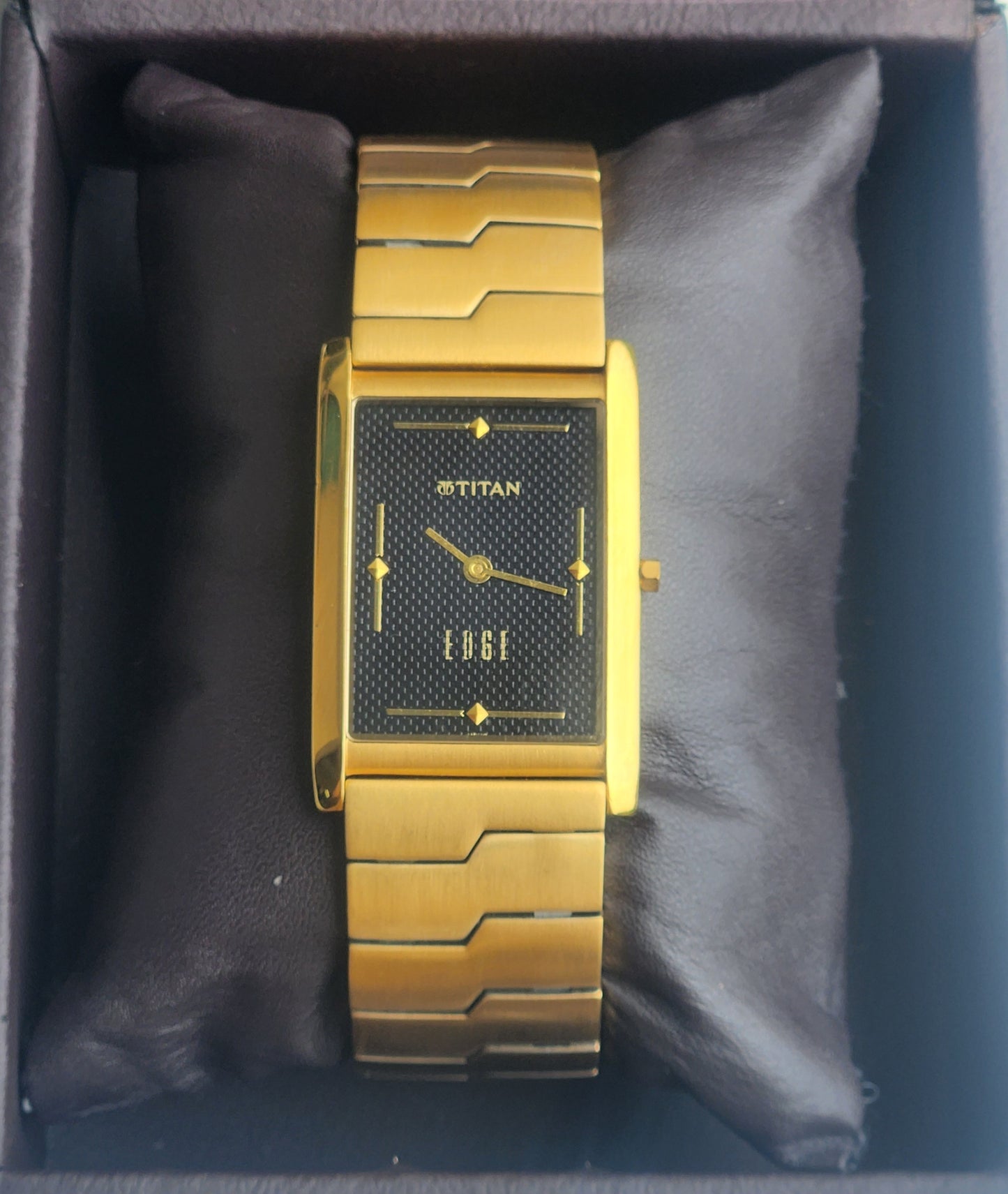 Original TITAN EDGE 1043NBA Rectangular Black Face 25MM Case Men's Watch H64