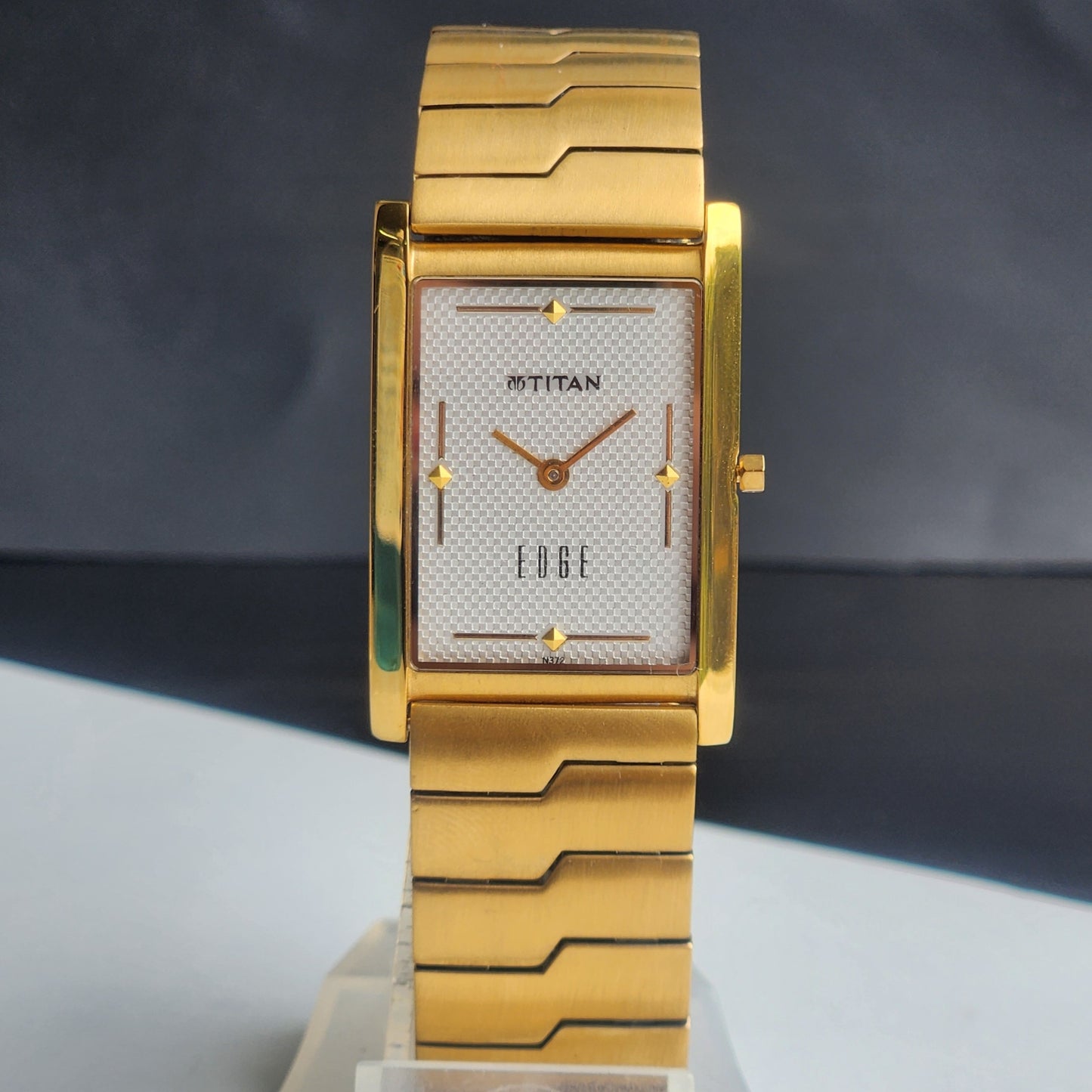 Original TITAN EDGE 1043YCE Rectangular White Face 25MM Case Men's Watch H64