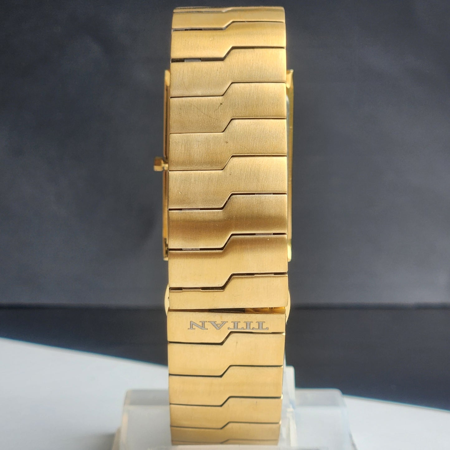 Original TITAN EDGE 1043YCE Rectangular White Face 25MM Case Men's Watch H64
