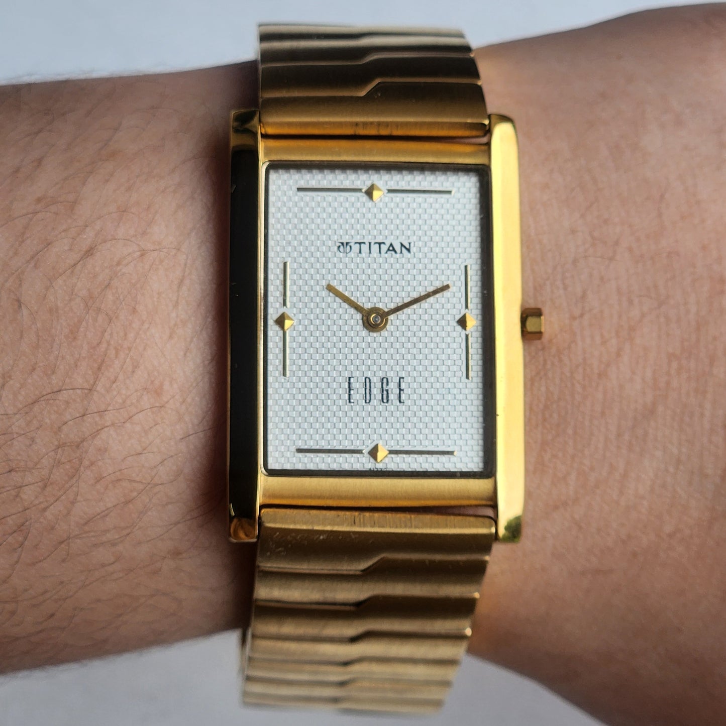 Original TITAN EDGE 1043YCE Rectangular White Face 25MM Case Men's Watch H64
