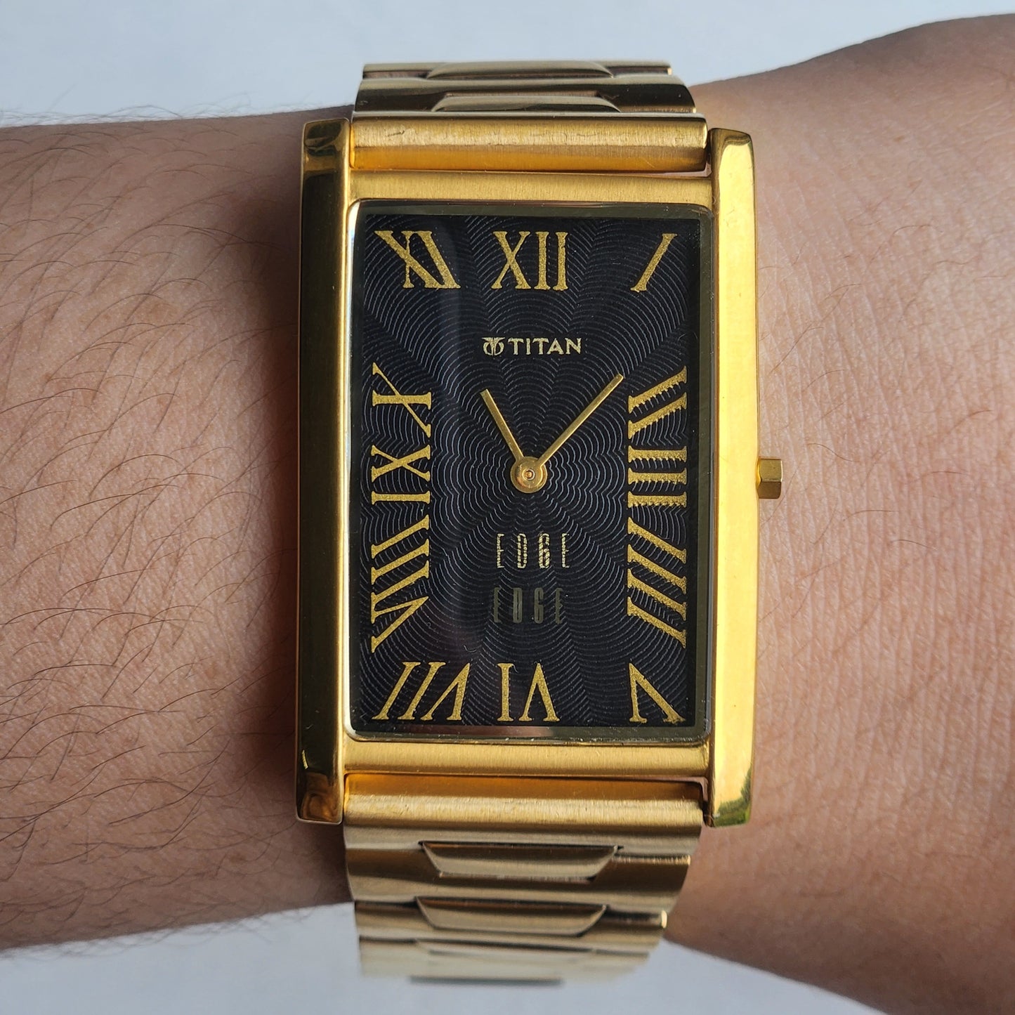 Original TITAN EDGE 1514YAA Rectangular Black Face 28MM Case Men's Watch H65