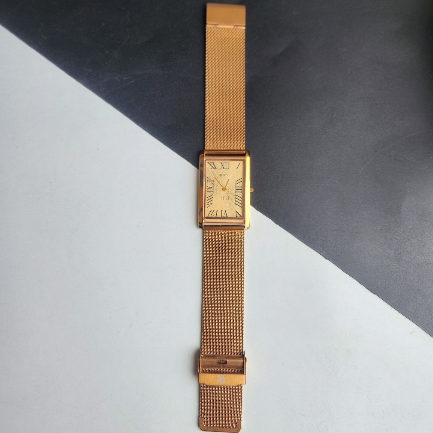 Original TITAN EDGE 1514YAA Rectangular Golden Face 28MM Case Men's Watch H67