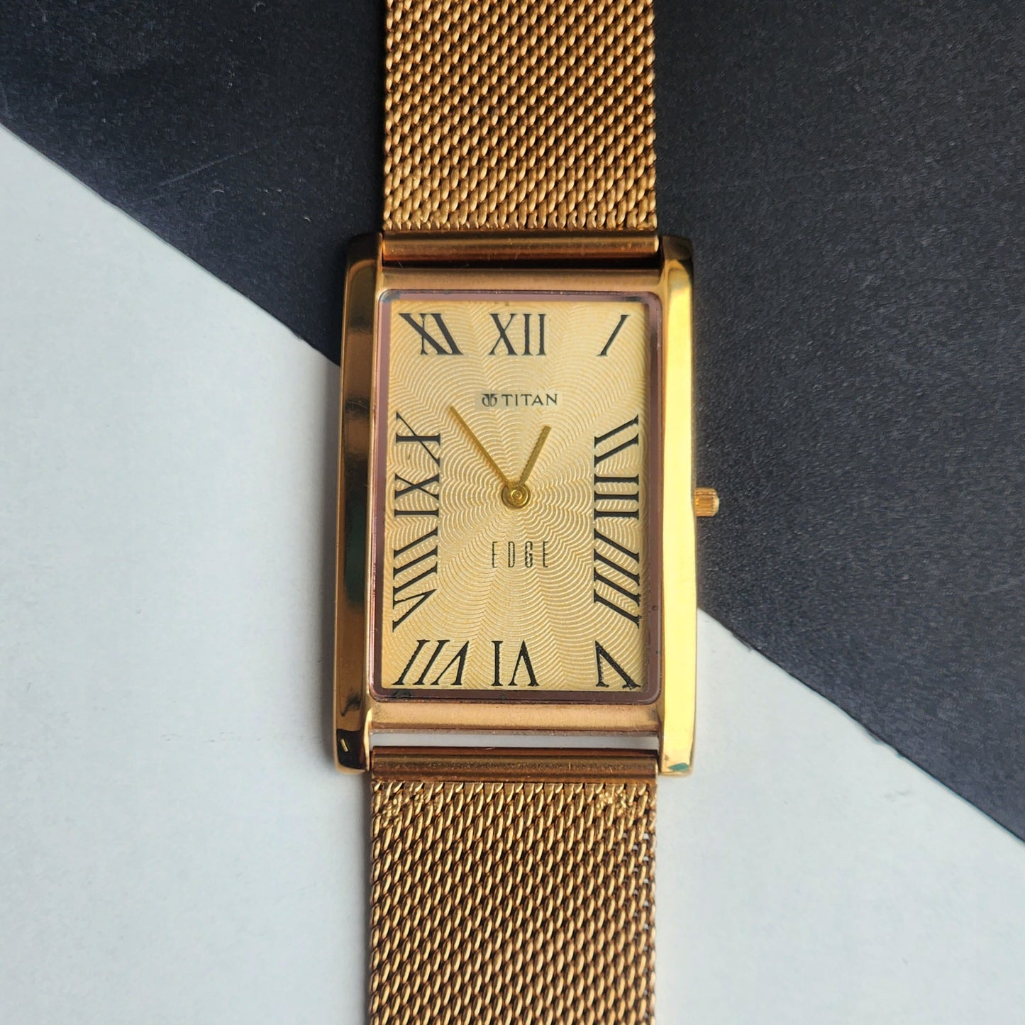 Original TITAN EDGE 1514YAA Rectangular Golden Face 28MM Case Men's Watch H67