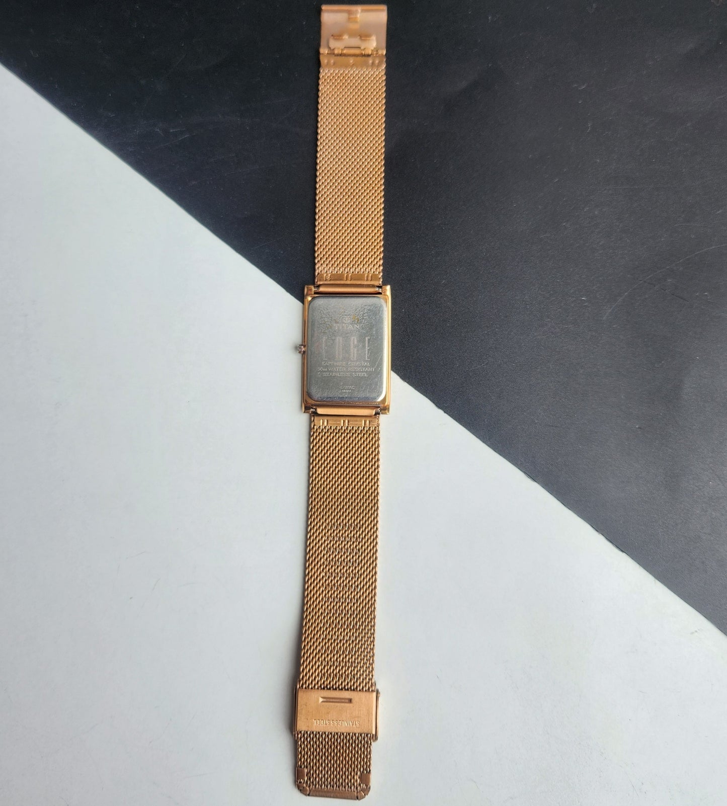 Original TITAN EDGE 679YAC Rectangular Golden Face 25MM Case Men's Watch H68
