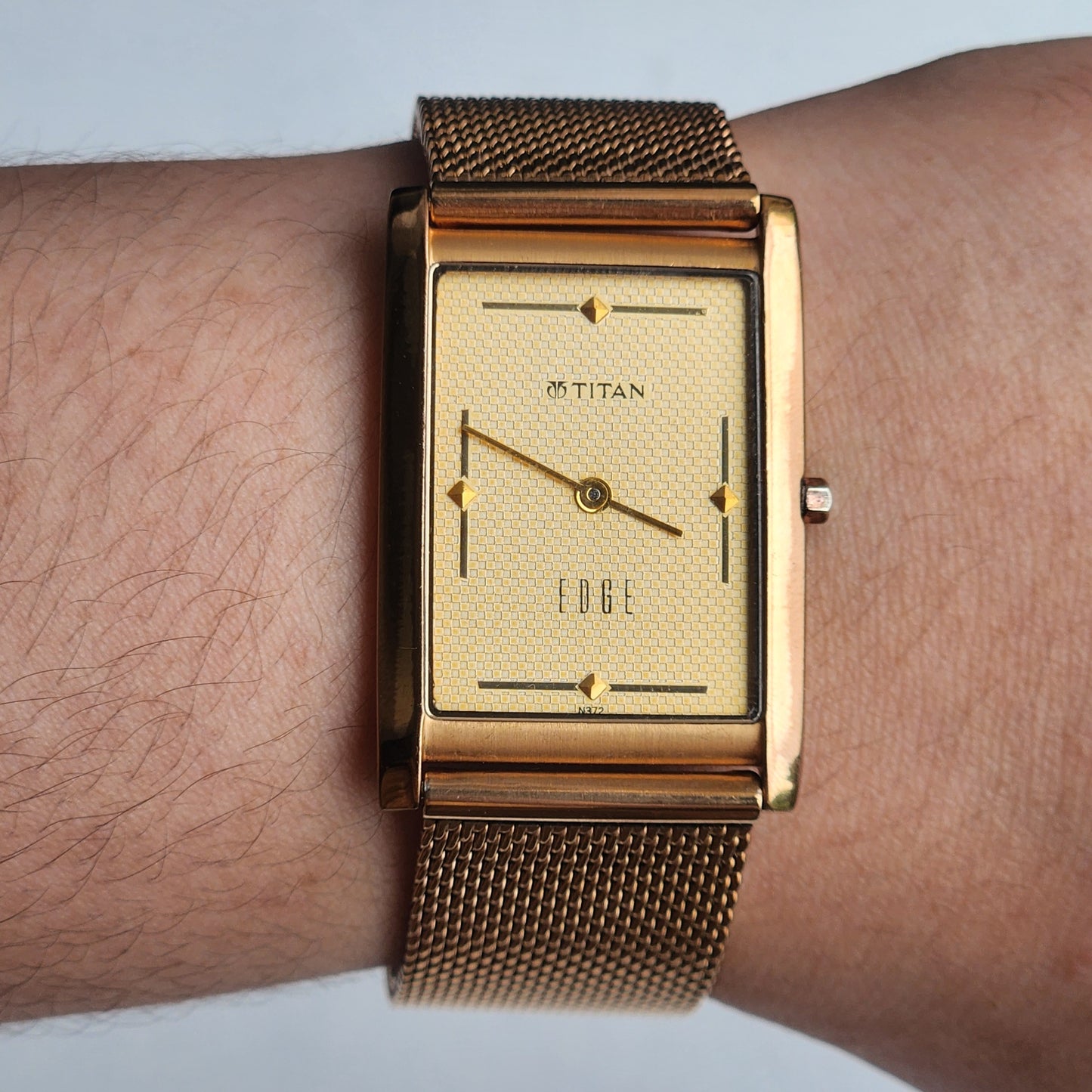 Original TITAN EDGE 679YAC Rectangular Golden Face 25MM Case Men's Watch H68