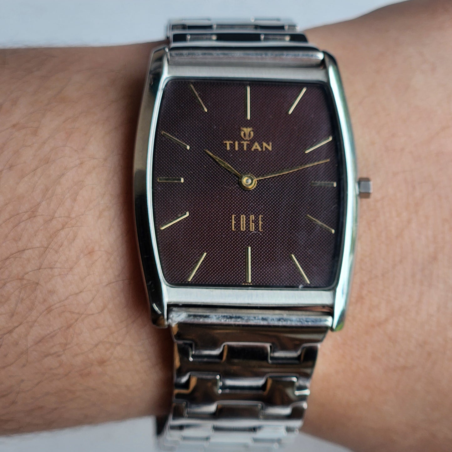 Original TITAN EDGE 1044YCE31 Barrel Black Face 29MM Case Men's Watch H70
