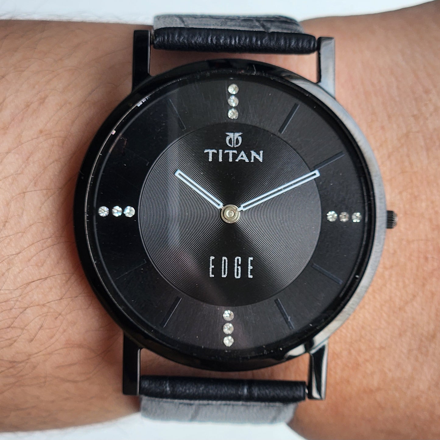 Original TITAN EDGE 1595WAA31 Round Black Face 38MM Case Men's Watch H71