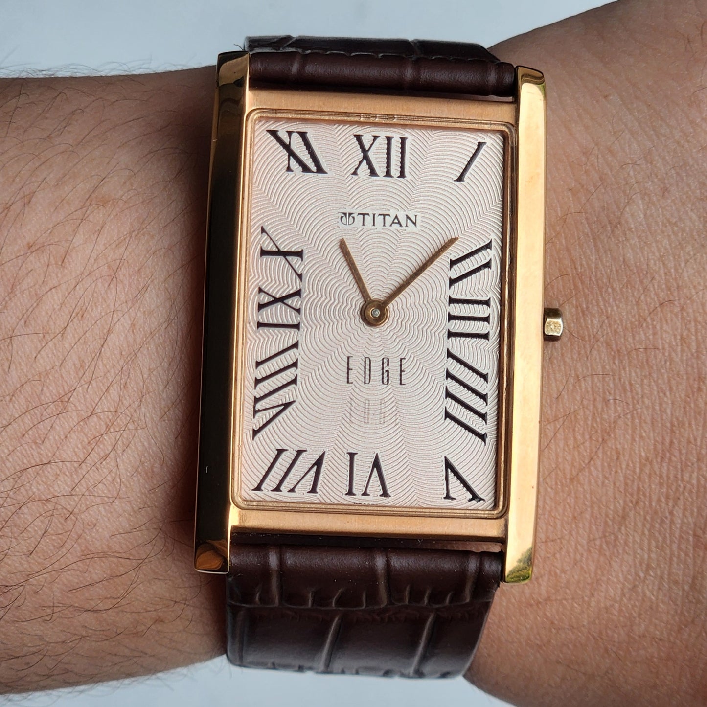 Original TITAN EDGE 151YAA Rectangular Peach Face 28MM Case Men's Watch H72