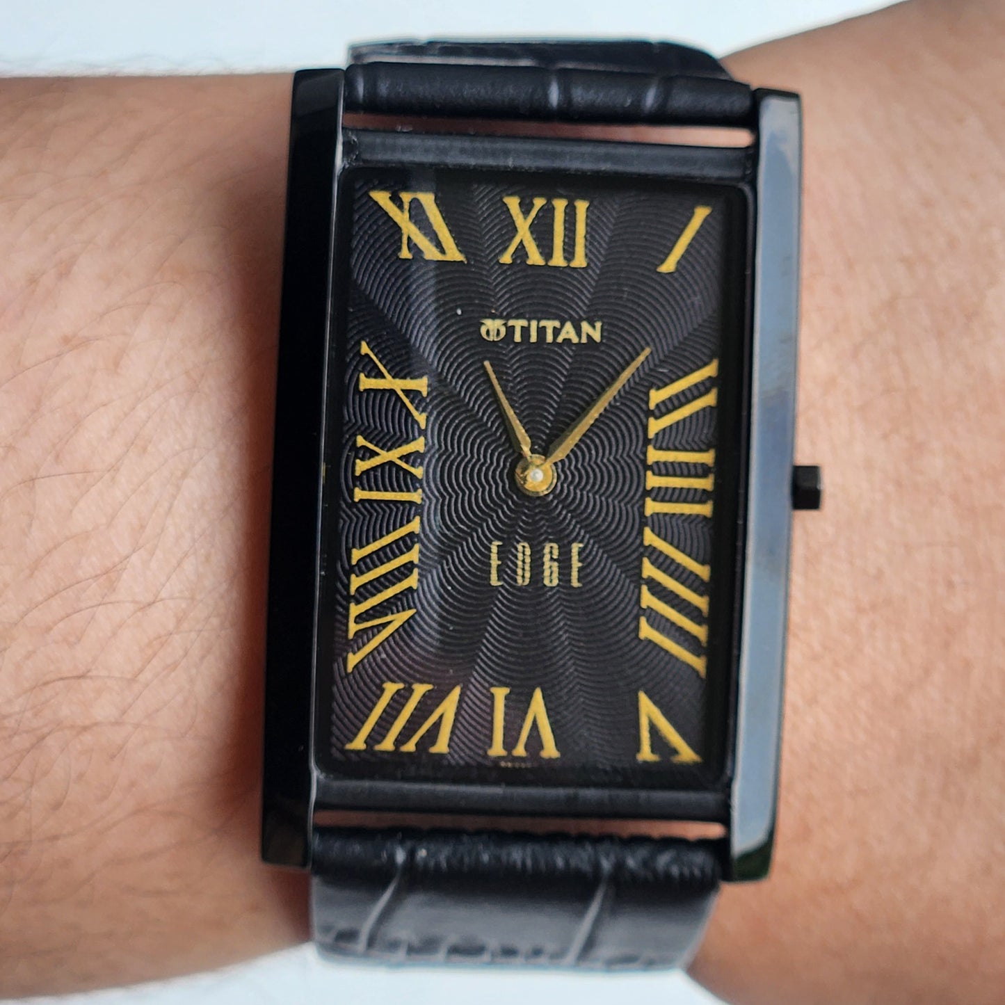 Original TITAN EDGE 151AYAA Rectangular Black Face 28MM Case Men's Watch H73