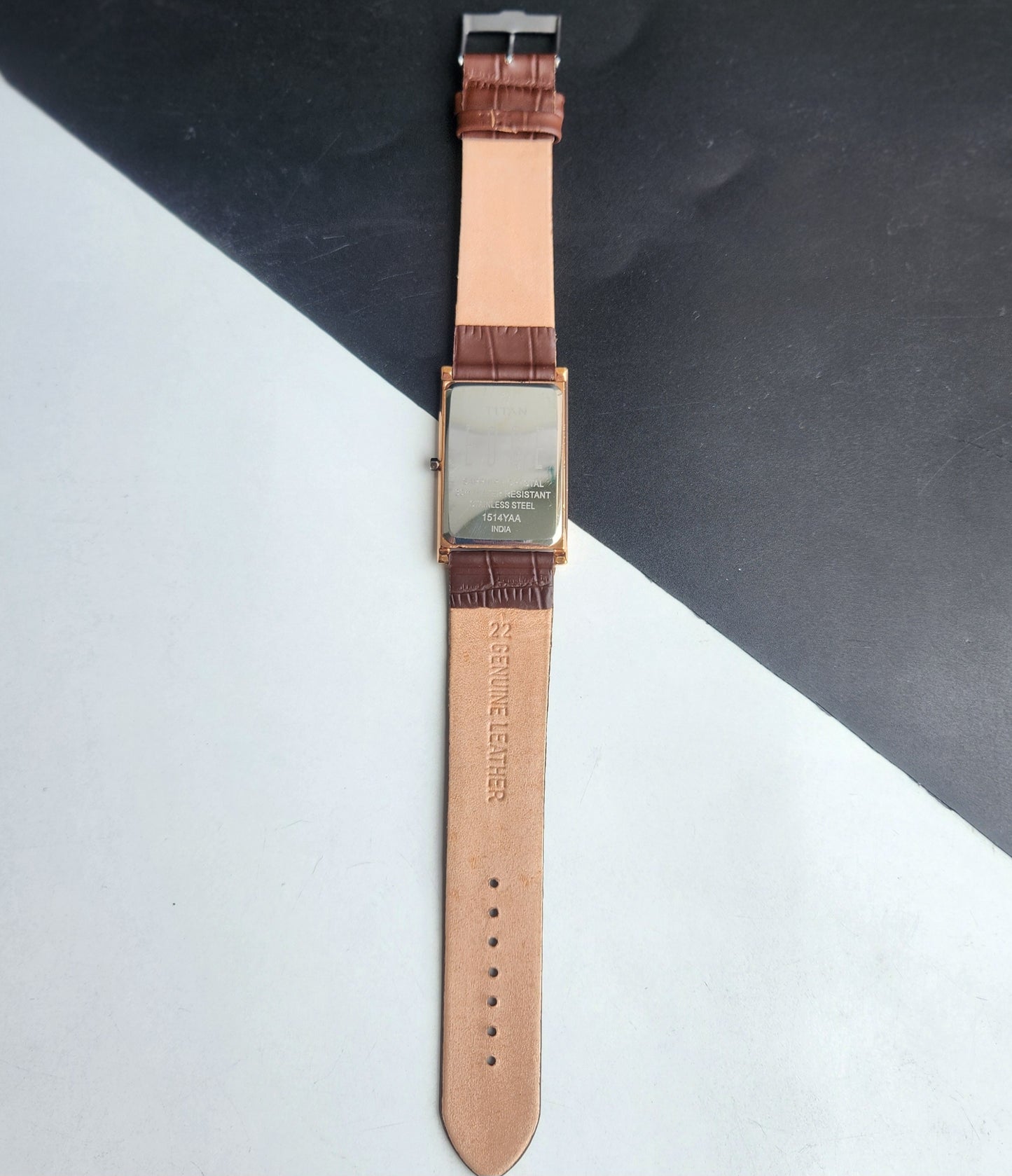 Original TITAN EDGE 151AYAA Rectangular Golden Face 28MM Case Men's Watch H74