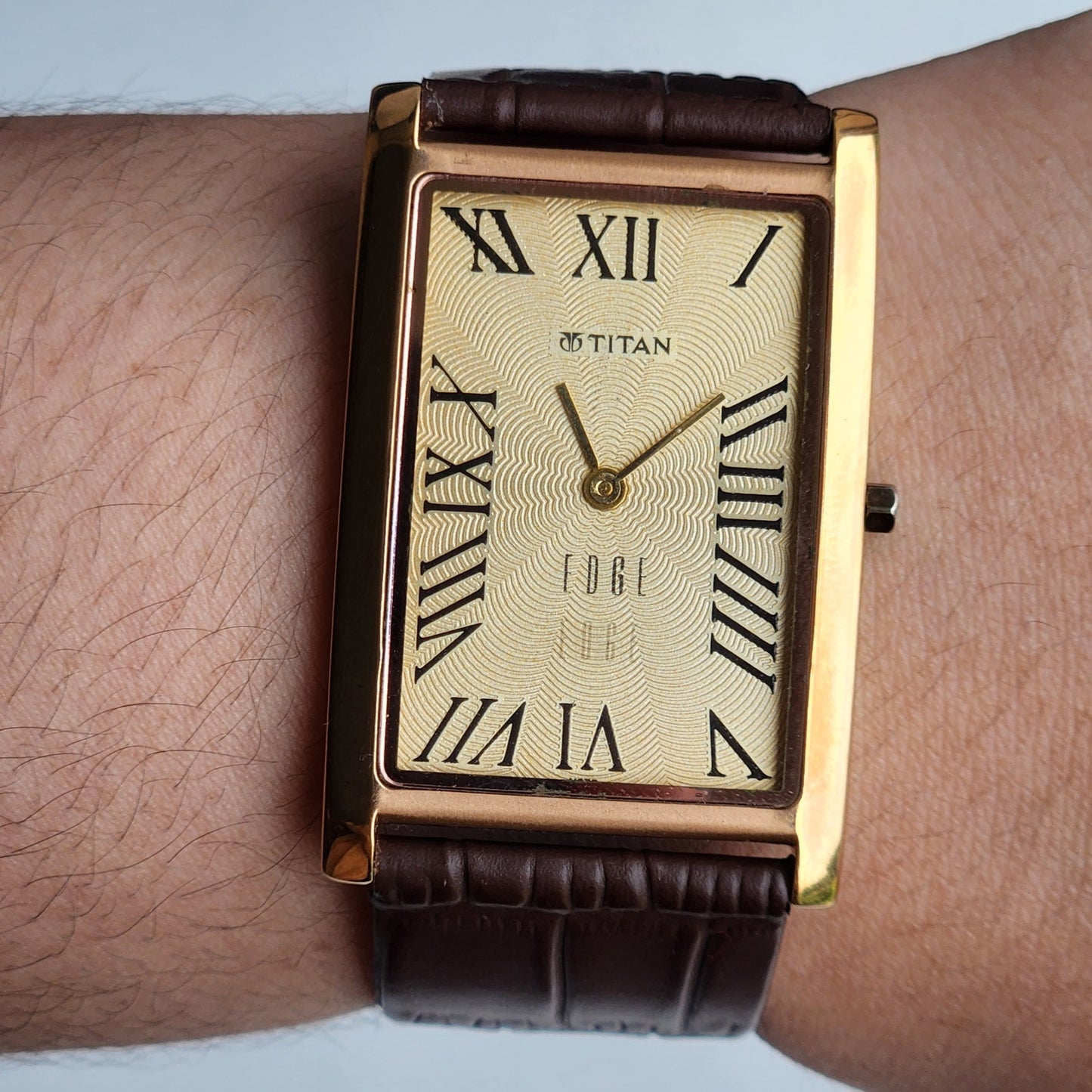 Original TITAN EDGE 151AYAA Rectangular Golden Face 28MM Case Men's Watch H74