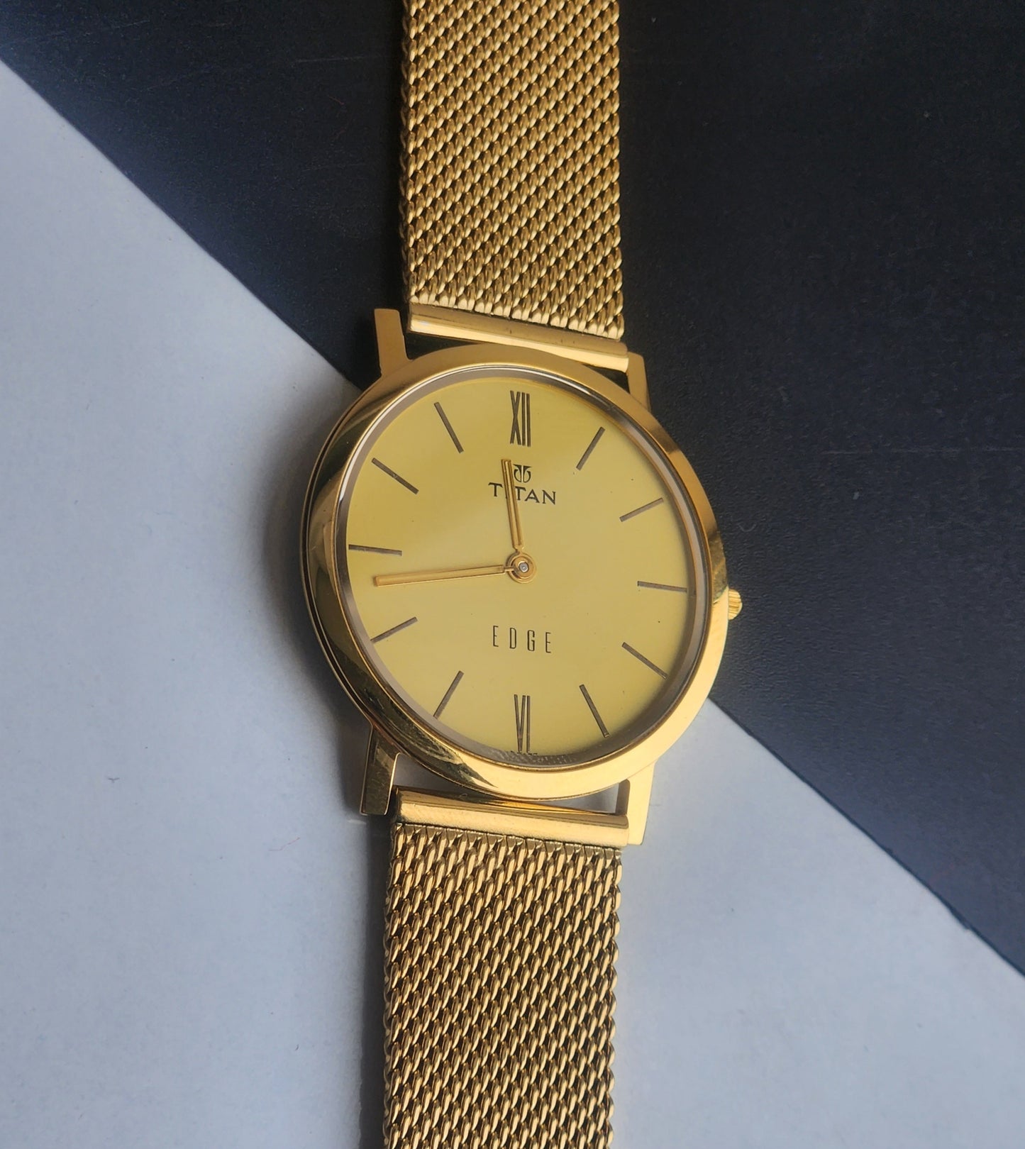 Original TITAN EDGE 679YAB Round Golden Face 34MM Case Men's Watch H77