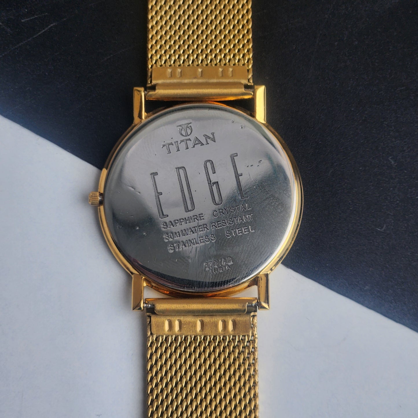 Original TITAN EDGE 679YAB Round Golden Face 34MM Case Men's Watch H77