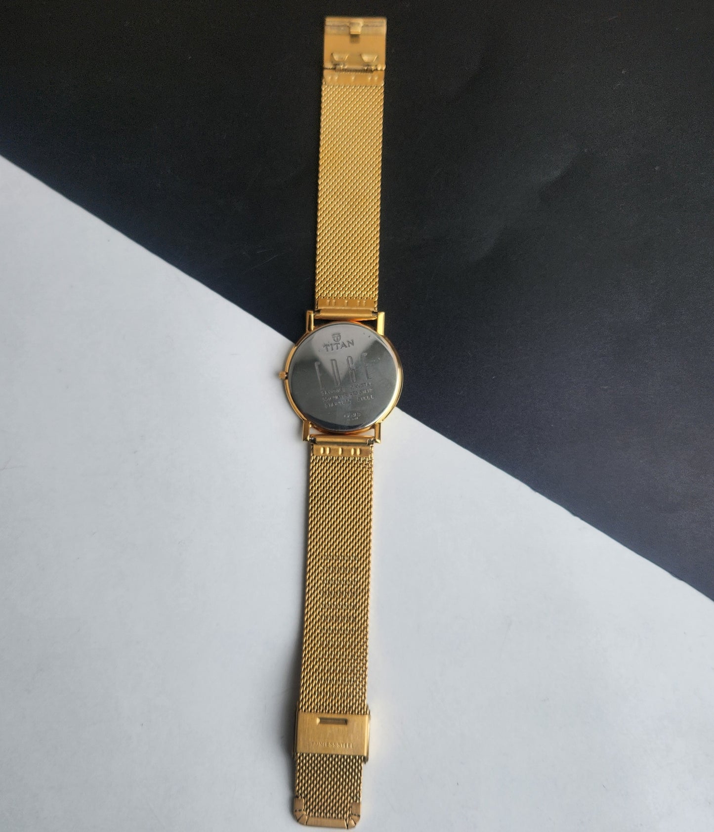 Original TITAN EDGE 679YAB Round Golden Face 34MM Case Men's Watch H77