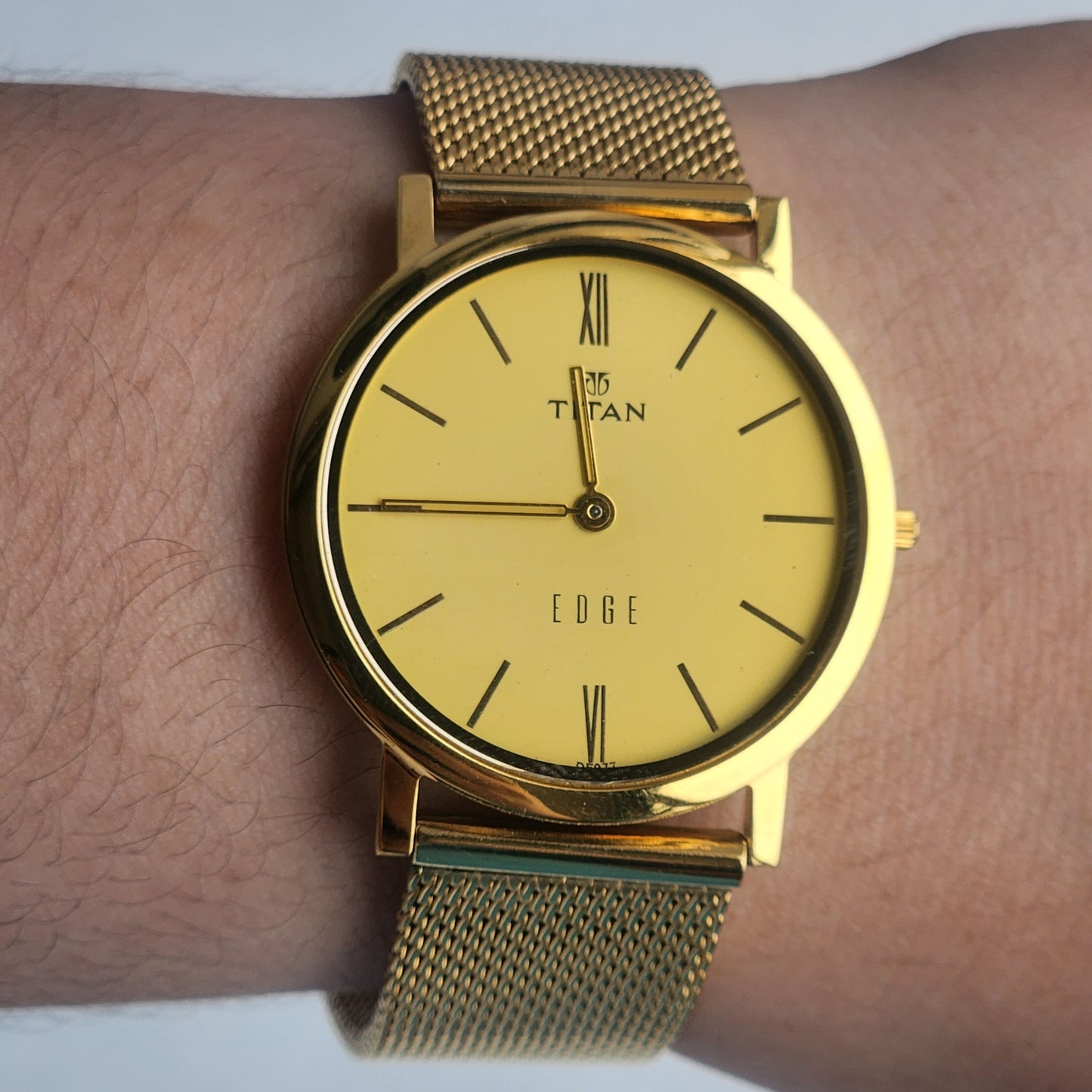 Original TITAN EDGE 679YAB Round Golden Face 34MM Case Men's Watch H77