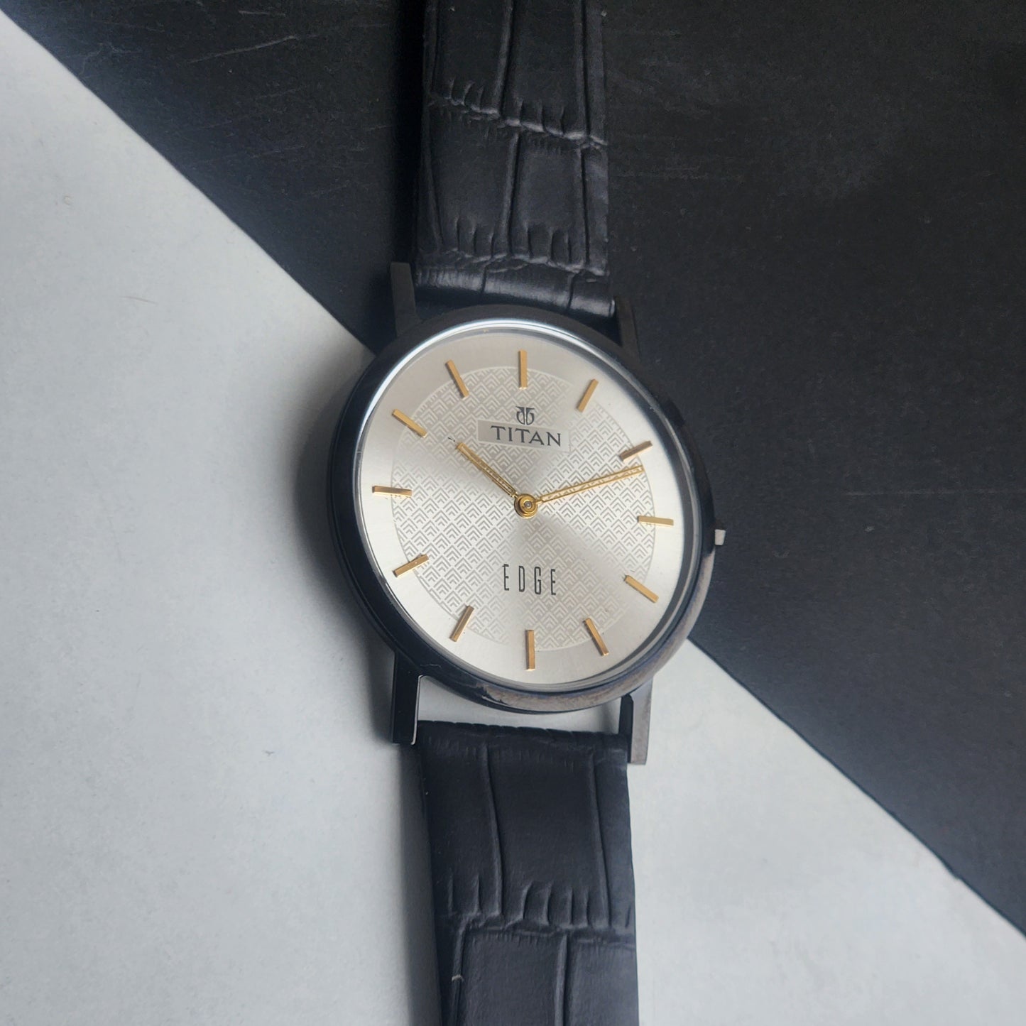 Original TITAN EDGE 1595WAA34 Round White Face 38MM Case Men's Watch H78