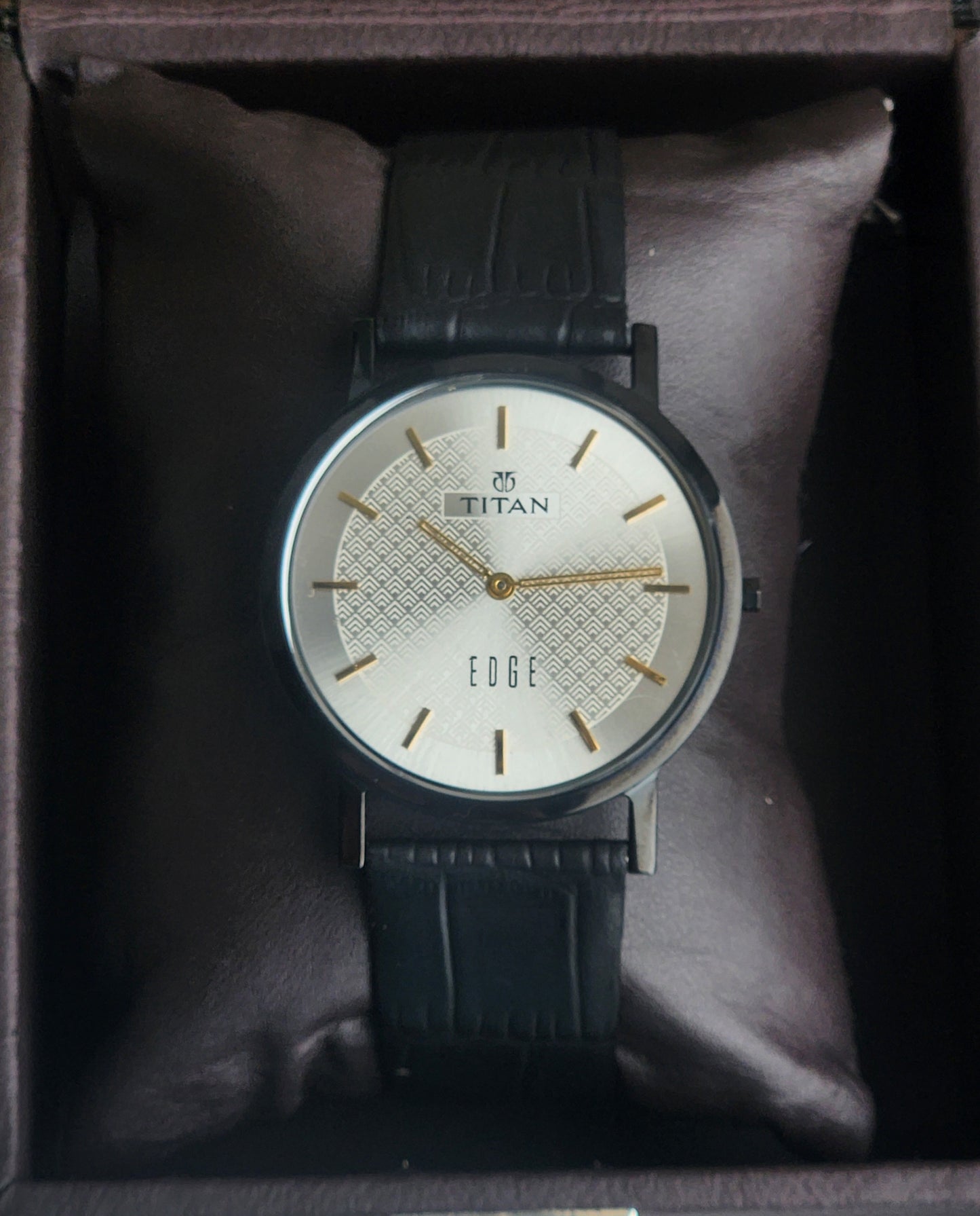 Original TITAN EDGE 1595WAA34 Round White Face 38MM Case Men's Watch H78