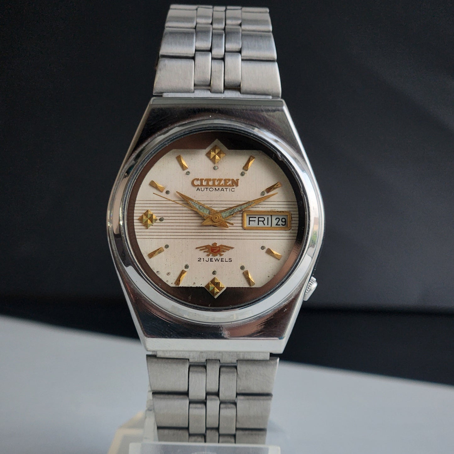 Vintage 1977 Original Citizen Automatic 8200 Off White Face 21 Jewels Day-Date Japanese Men's Wrist Watch EA04