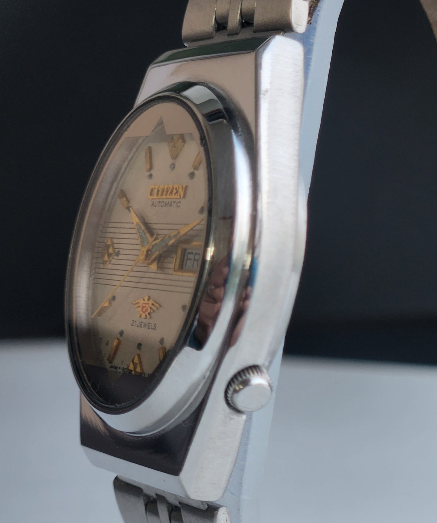 Vintage 1977 Original Citizen Automatic 8200 Off White Face 21 Jewels Day-Date Japanese Men's Wrist Watch EA04