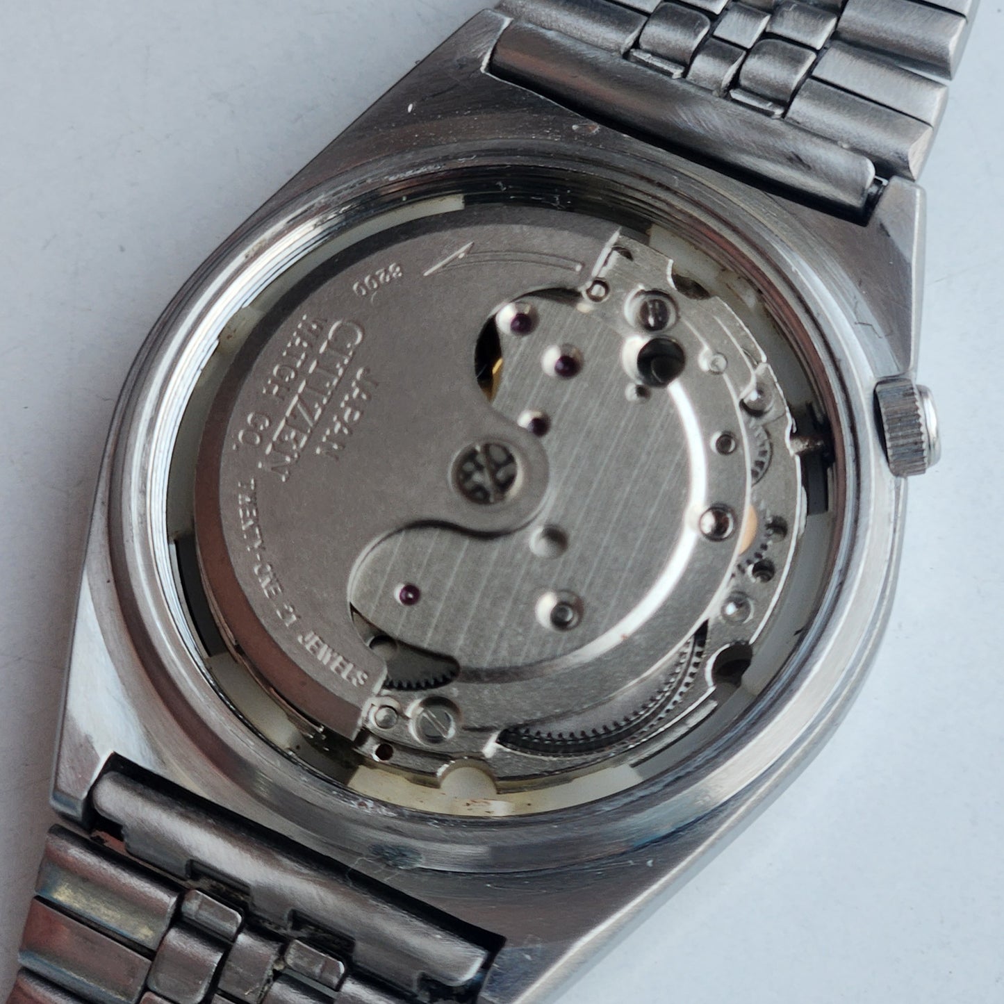 Vintage 1977 Original Citizen Automatic 8200 Off White Face 21 Jewels Day-Date Japanese Men's Wrist Watch EA04