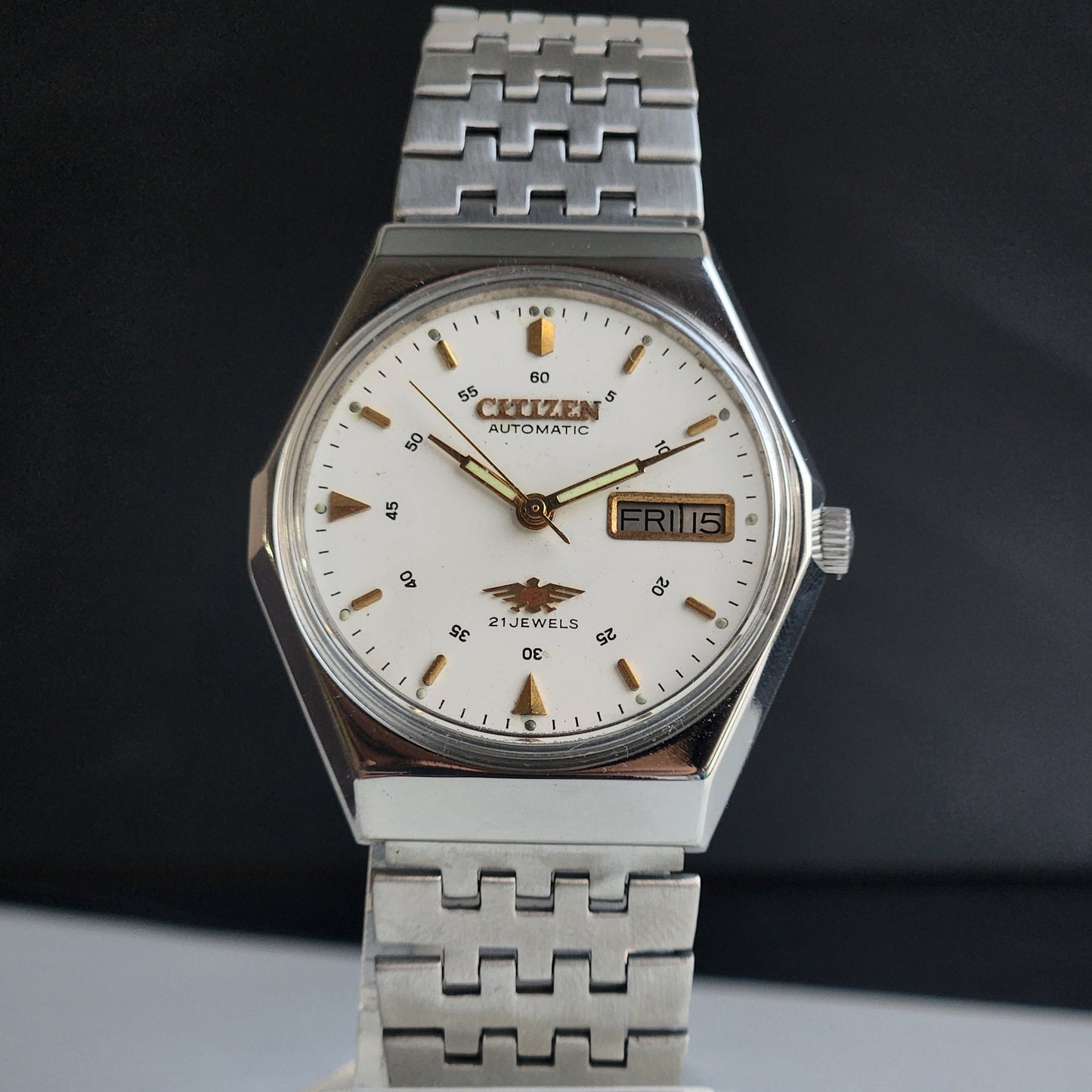 Vintage 1983 Original Citizen Automatic 8200 White Face 21 Jewels Day-Date Japanese Men's Wrist Watch EA05