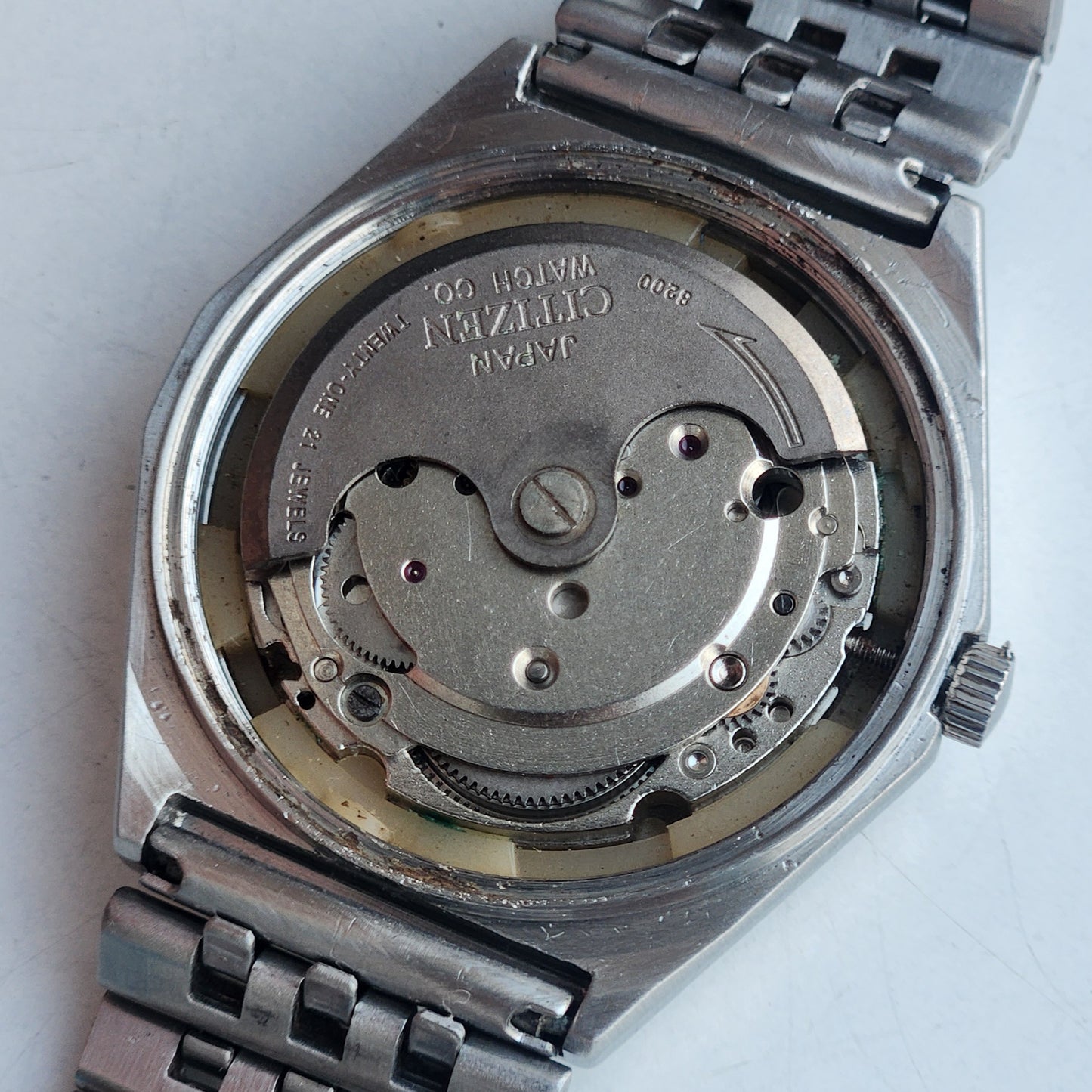 Vintage 1983 Original Citizen Automatic 8200 White Face 21 Jewels Day-Date Japanese Men's Wrist Watch EA05