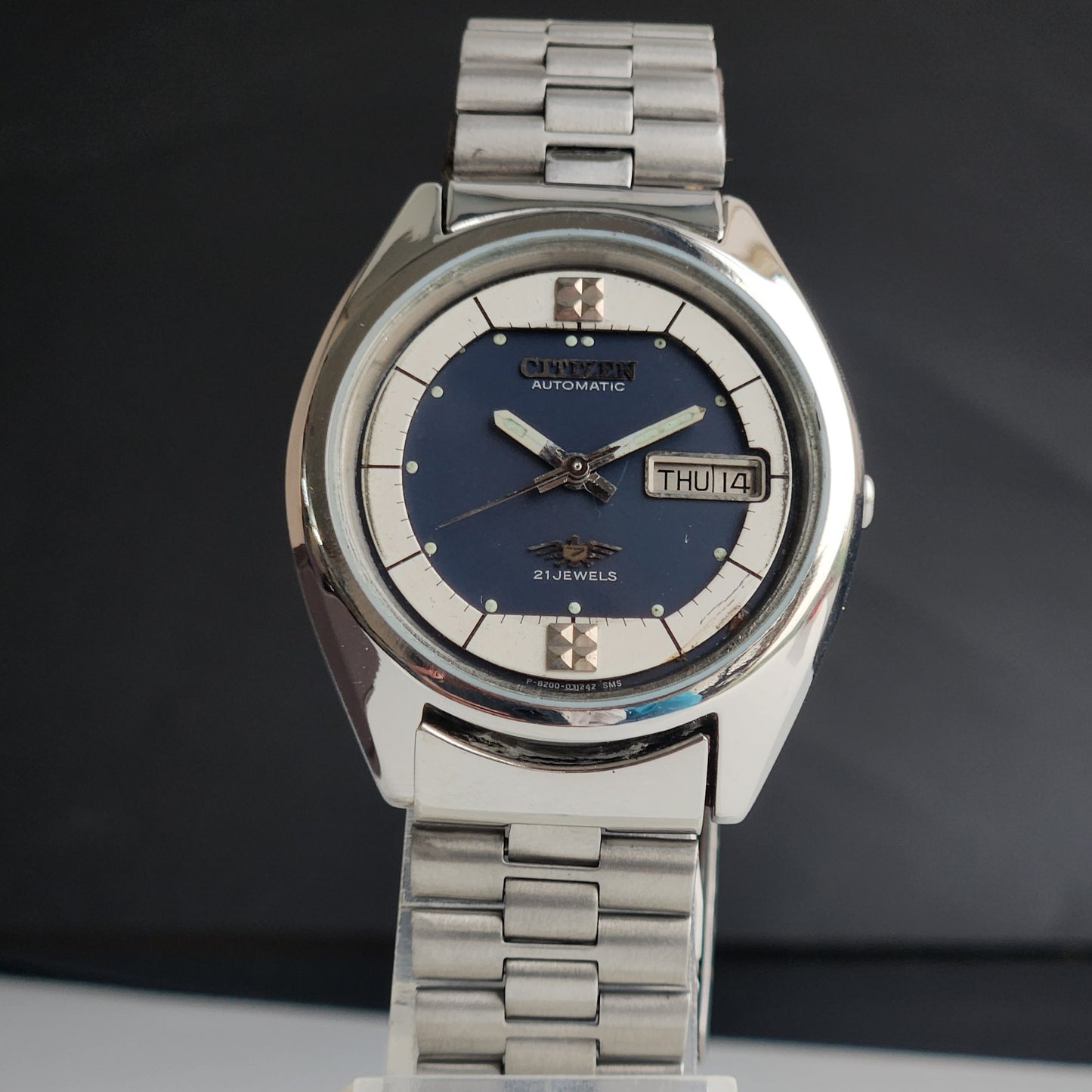 Vintage 1980 Original Citizen Automatic 8200 Blue Face 21 Jewels Day-Date Japanese Men's Wrist Watch EA09